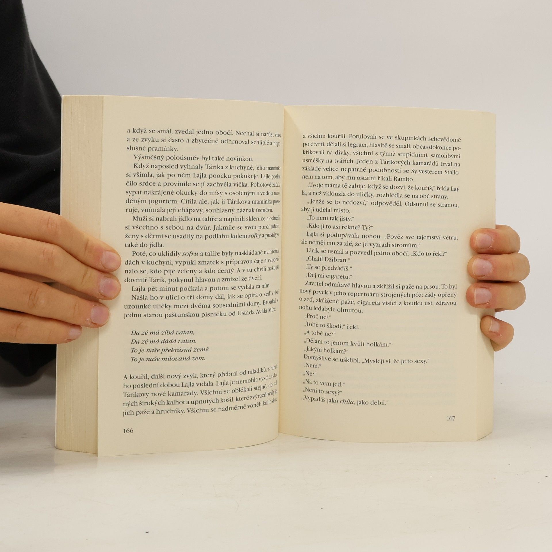 Khaled Hosseini Tisíce planoucích sluncí