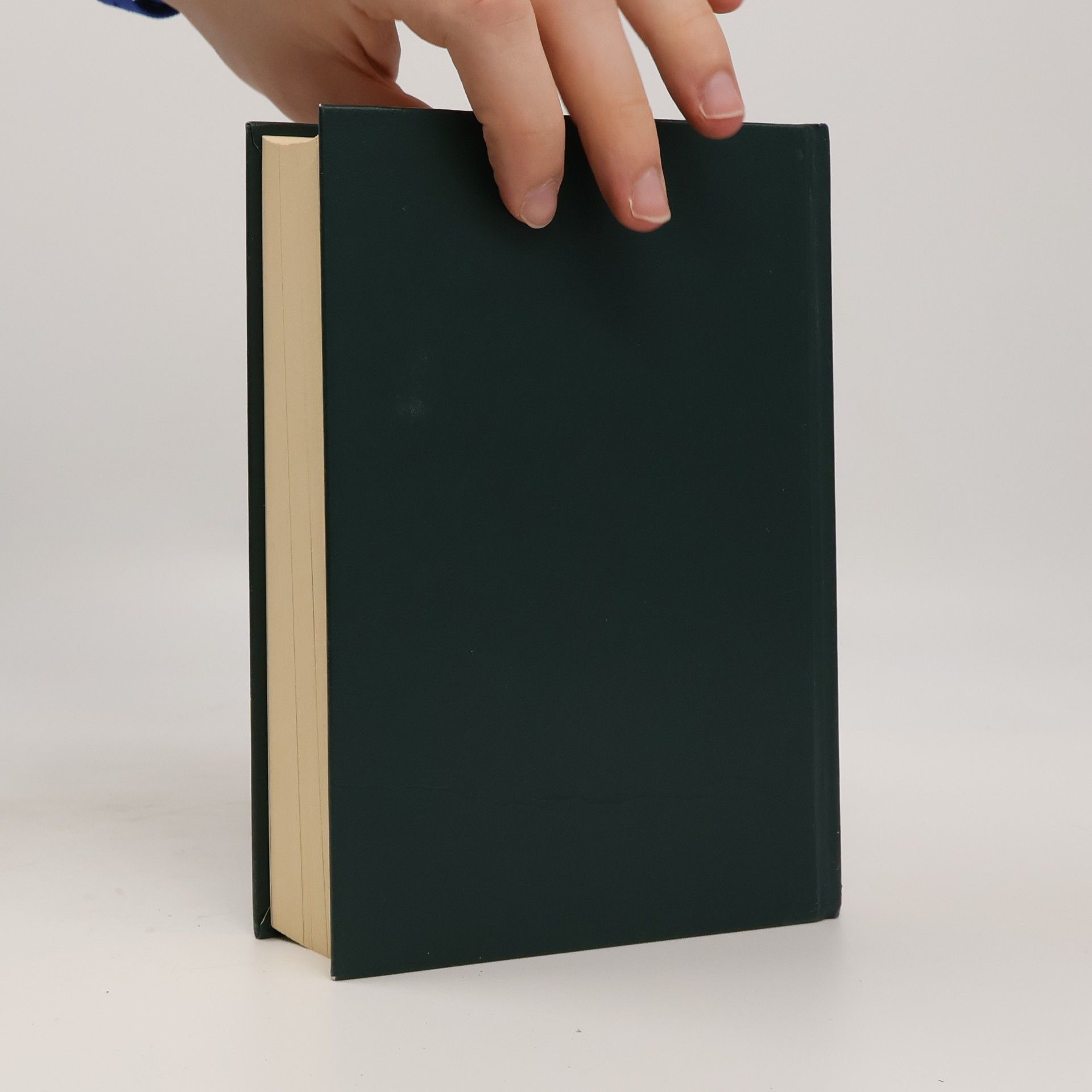 Robert Crais Pravidlo dvoch minút. Záhadný vták z Uliety. Pod snehom. Tiene v hlbinách