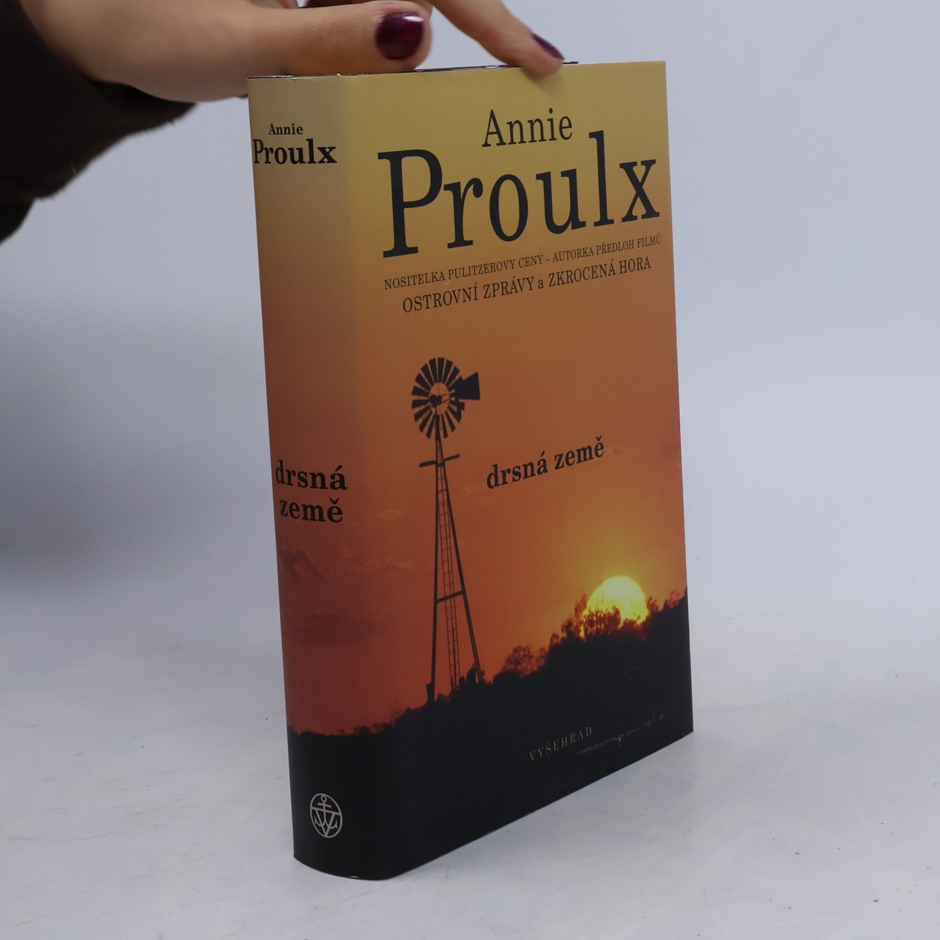 Annie Proulx Drsná země