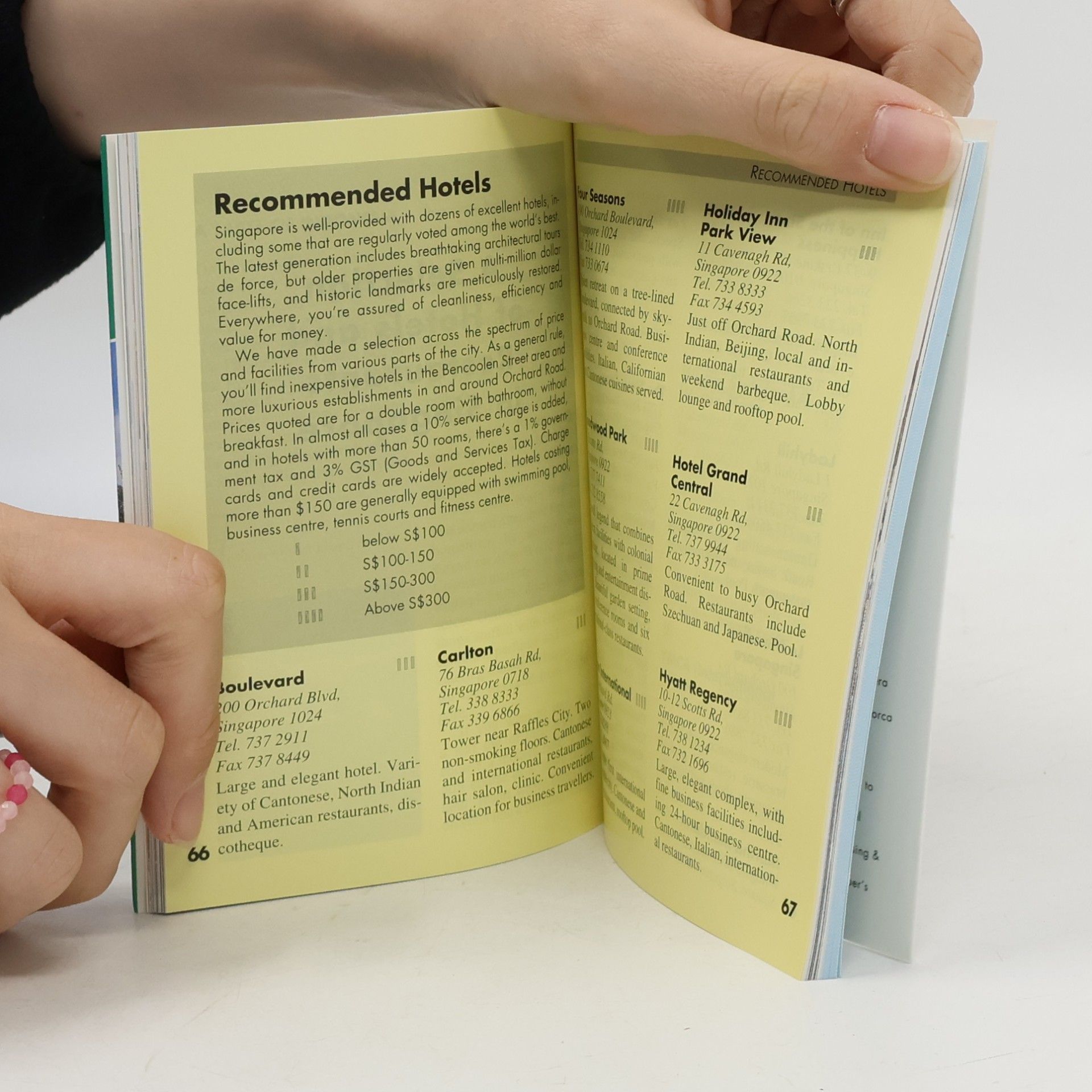 Sarah Hudson Berlitz Singapore Pocket Guide
