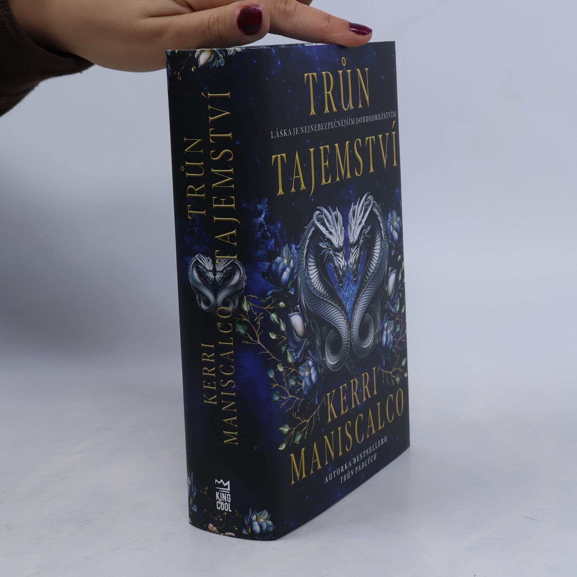 Kerri Maniscalco Trůn tajemství
