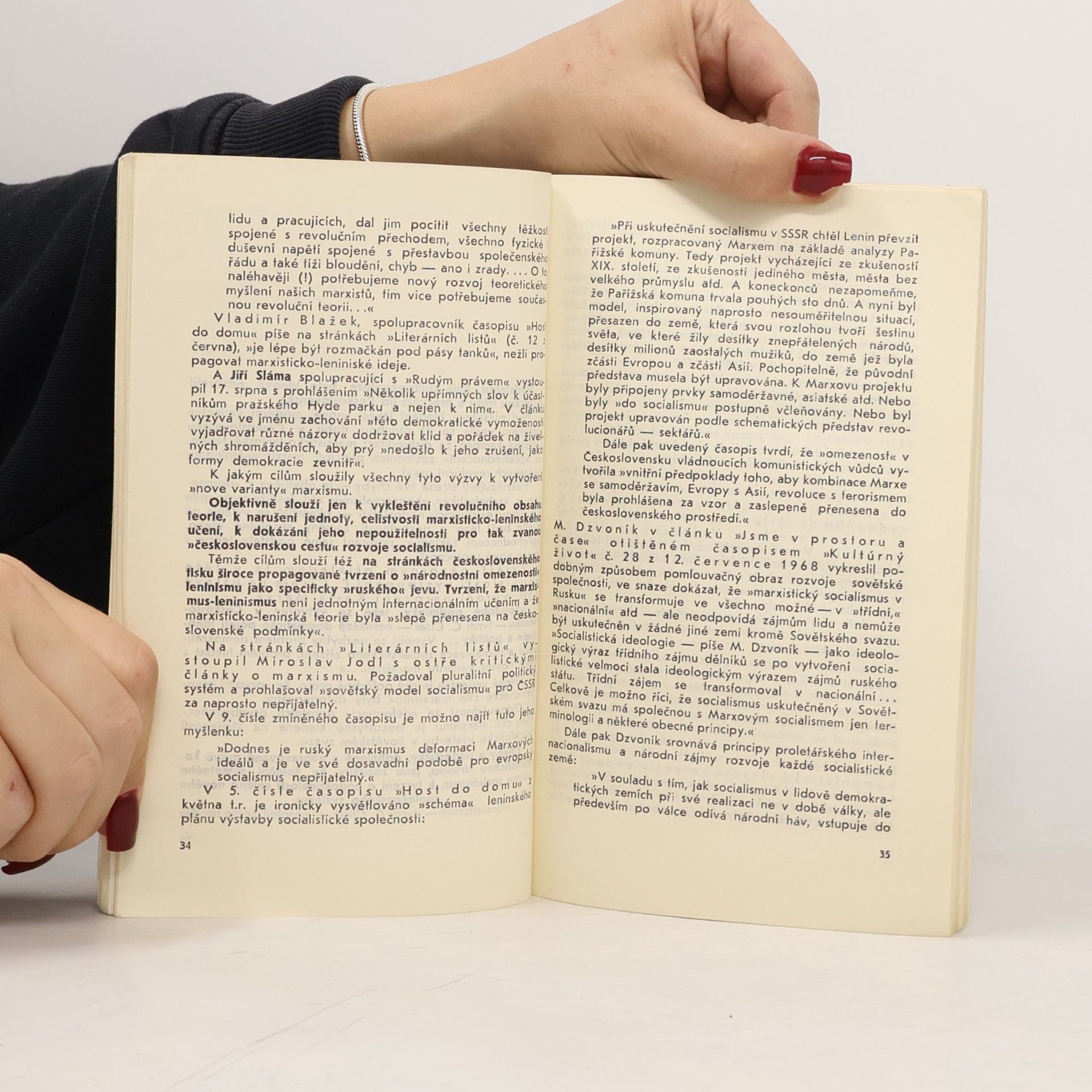 Autorenkollektiv K událostem v Československu