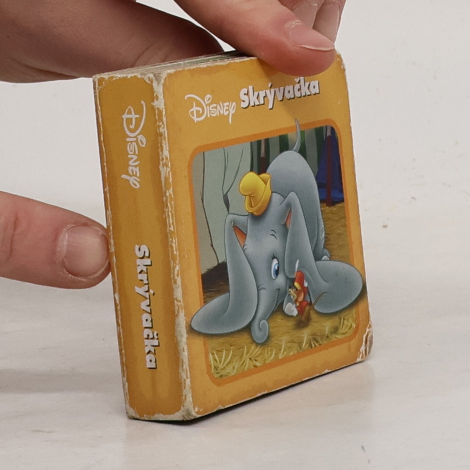Autores varios Skrývačka