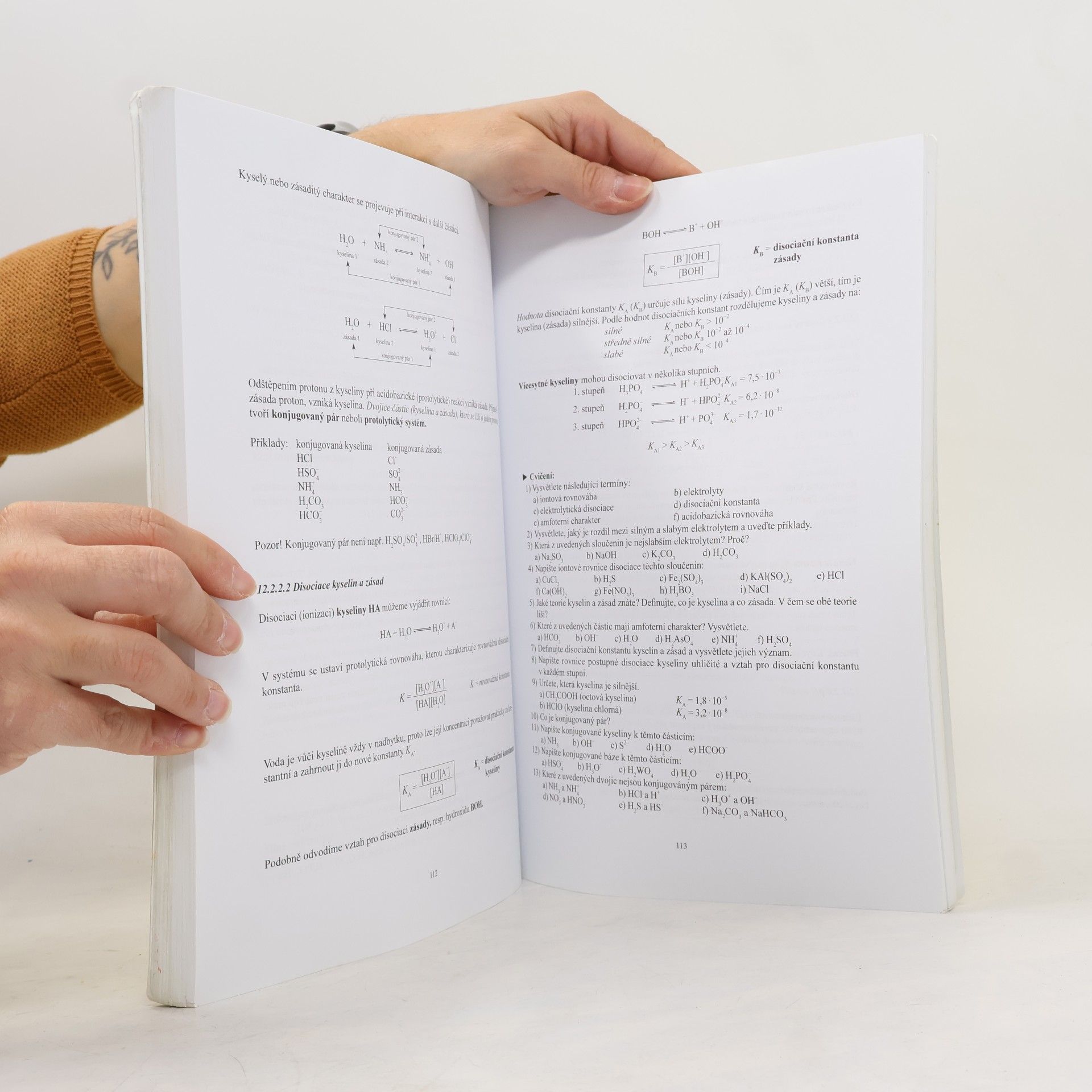 Eva Streblová Souhrnné texty z chemie I.