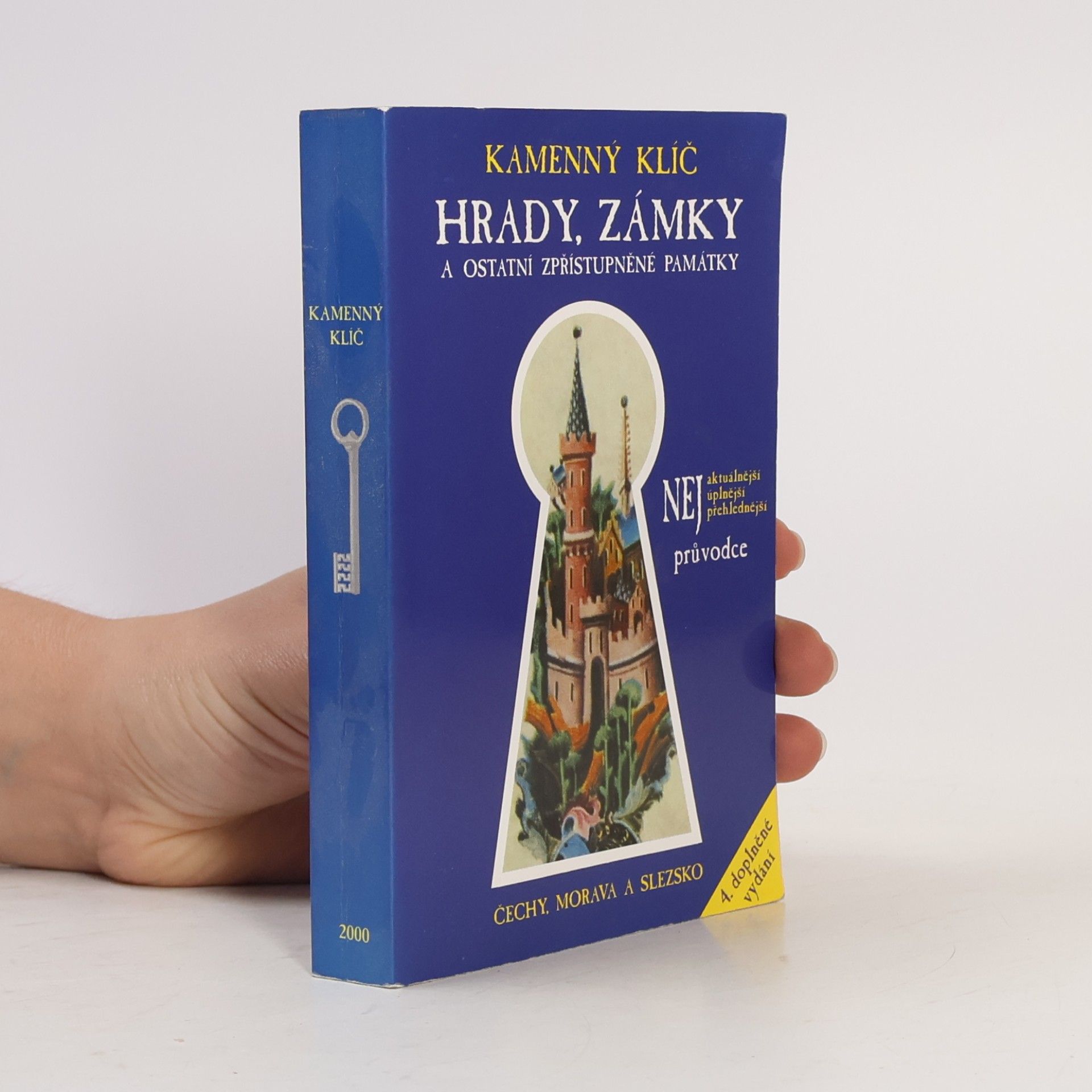 Roman Abušinov Kamenný klíč k 340 hradům, zámkům a ostatním zpřístupněným památkám v České republice