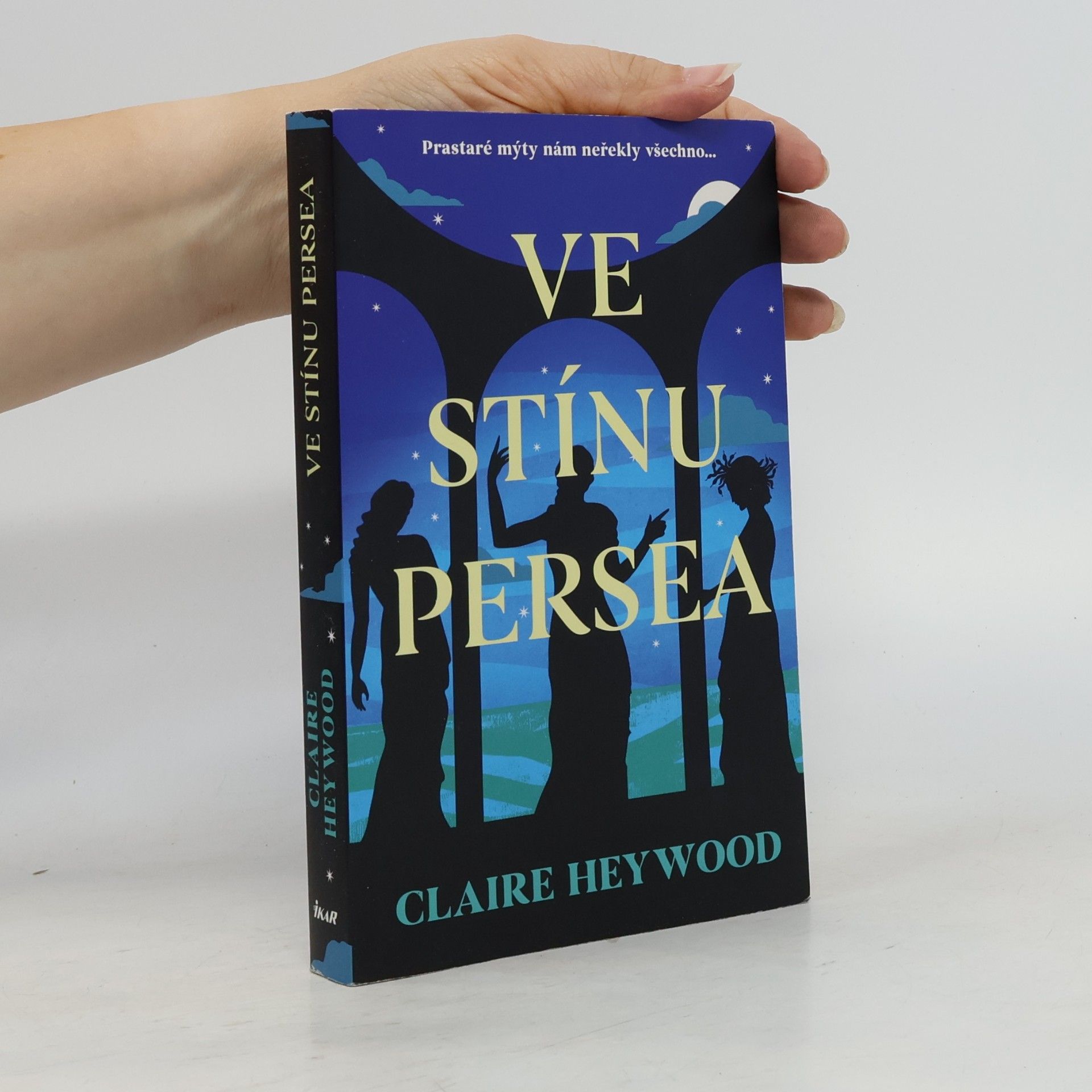 Claire Heywood Ve stínu Persea