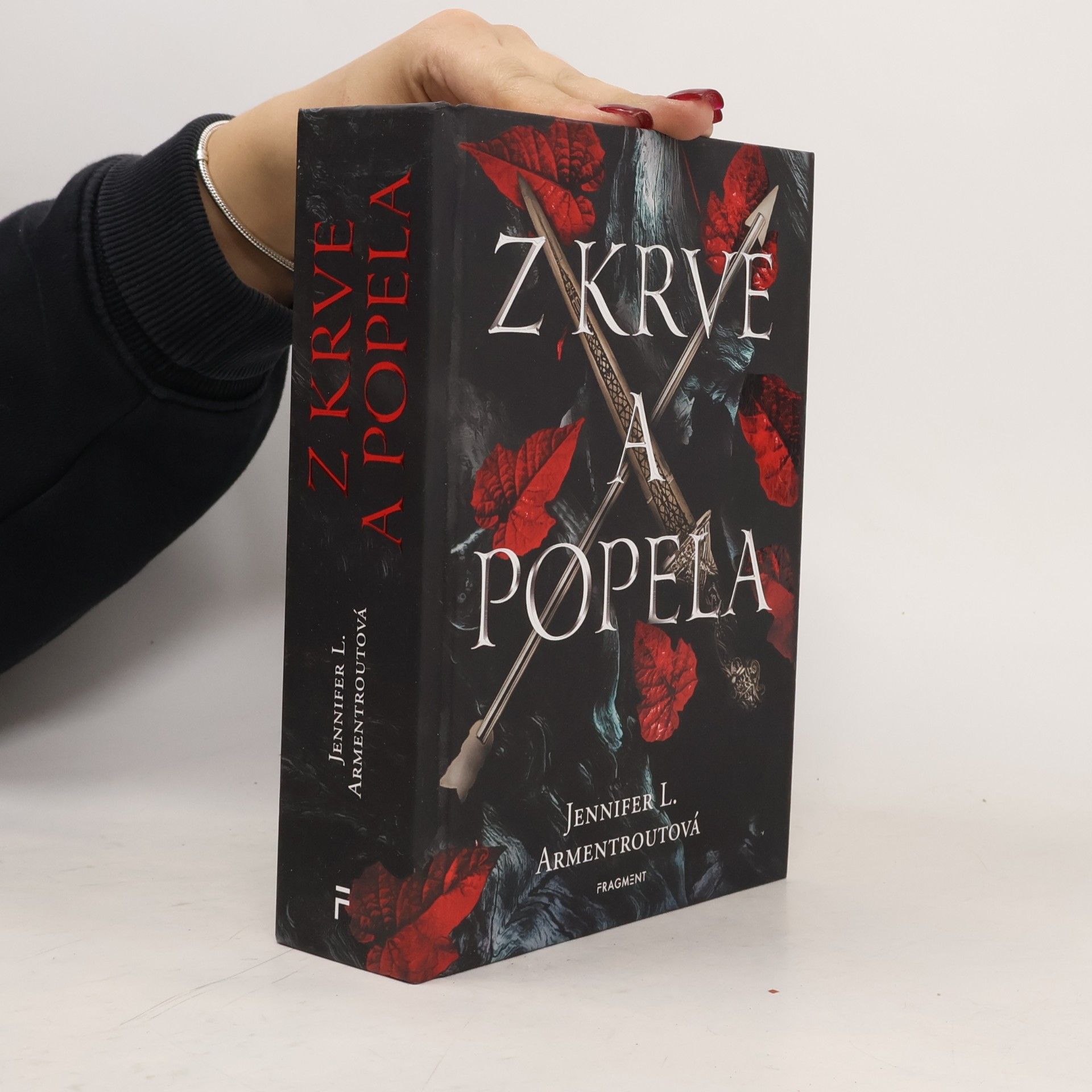 Jennifer L. Armentrout Z krve a popela