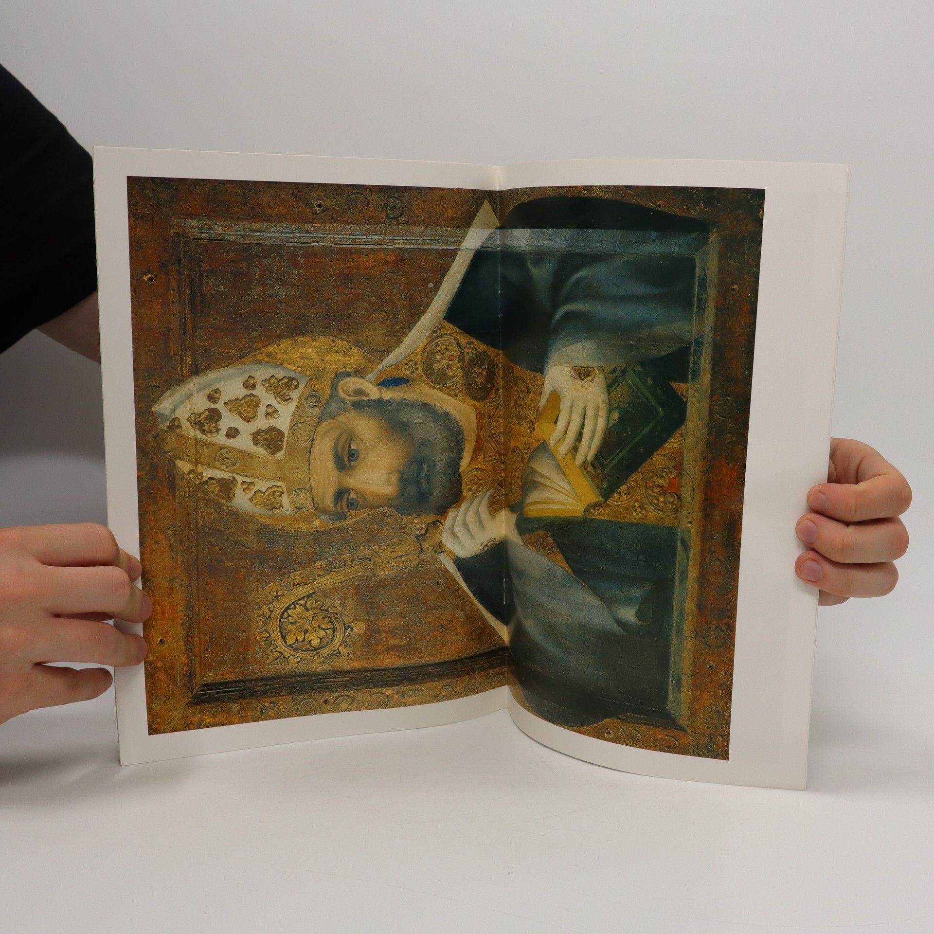 Mojmír Hamsík Magister Theodoricus. Restaurované deskové obrazy z kaple sv. Kříže na Karlštejně