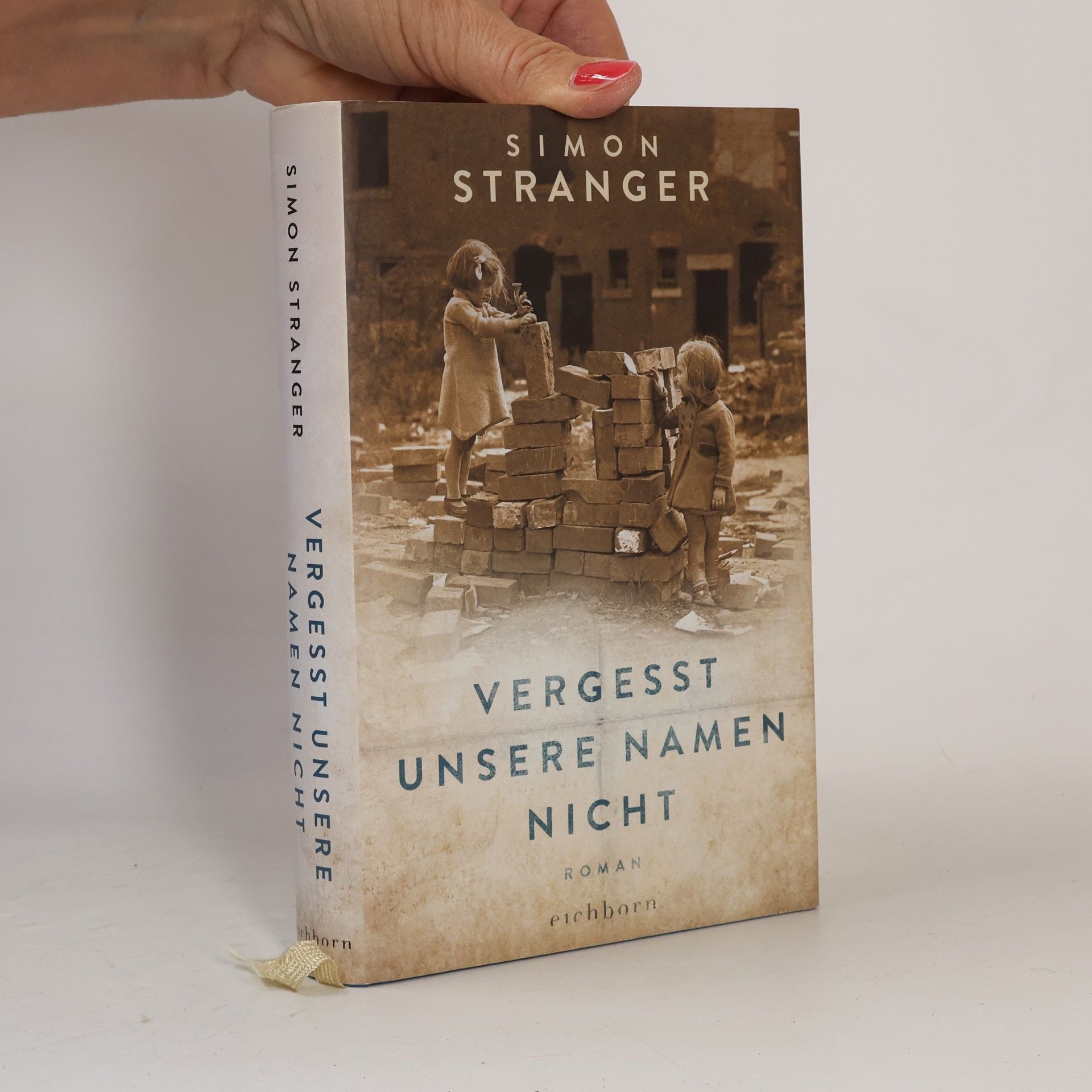 Simon Stranger Vergesst unsere Namen nicht