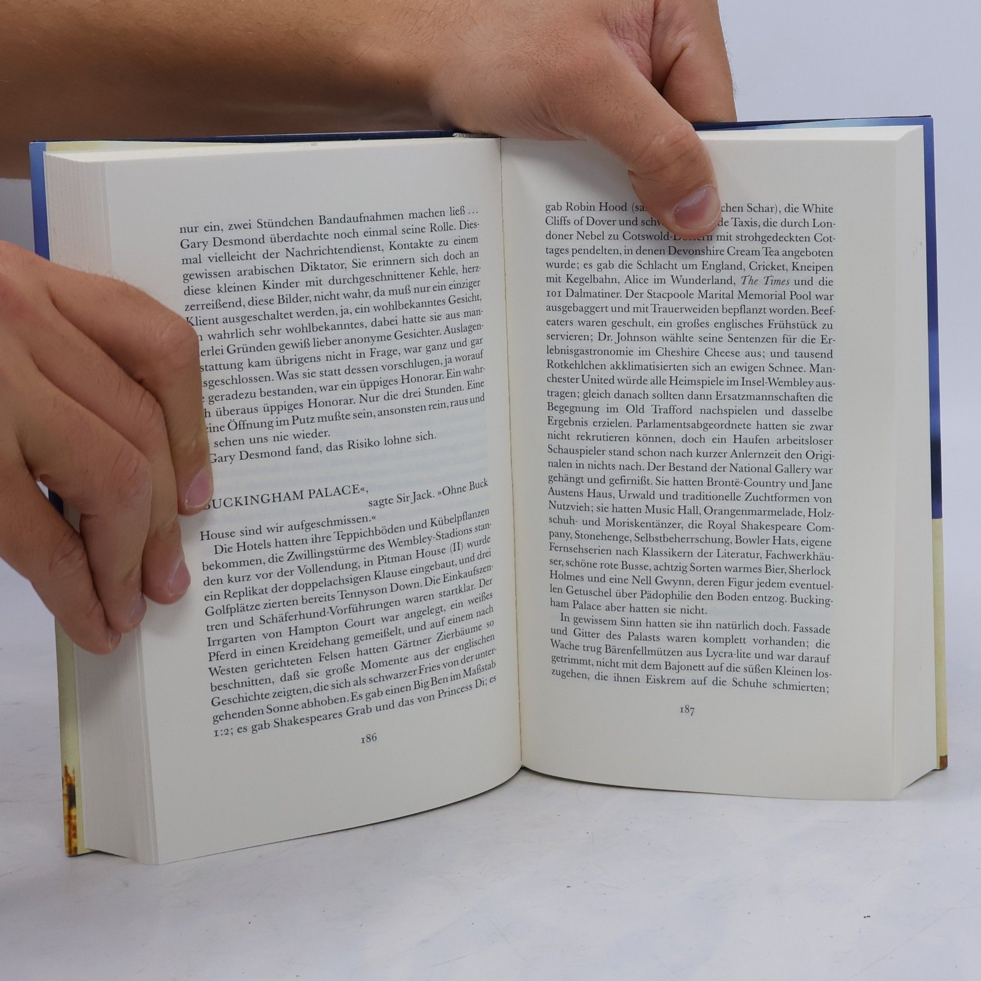 Julian Barnes England, England : Roman