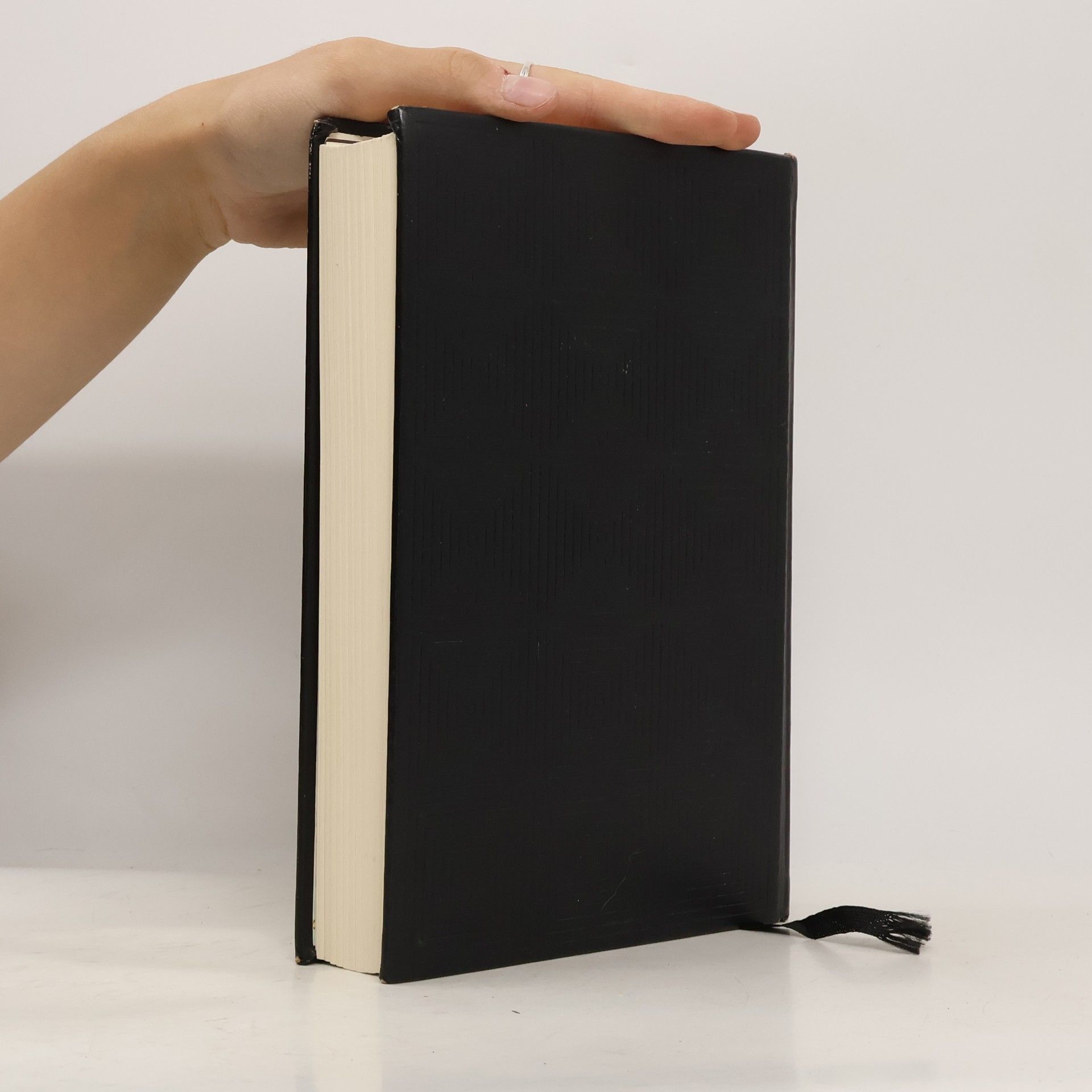 Agatha Christie Polvere negli occhi. Un delitto avra' luogo