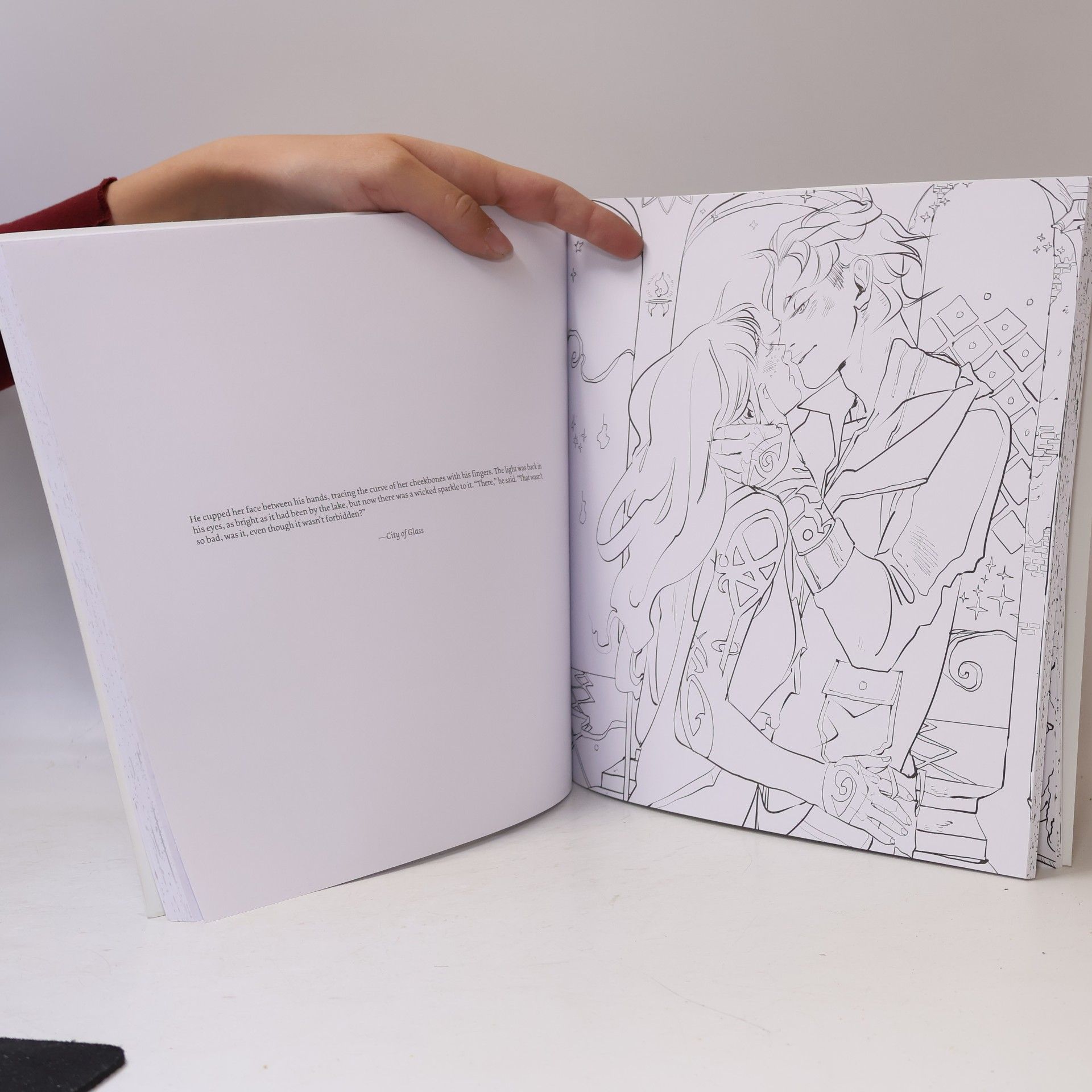 Cassandra Clare The Official Mortal Instruments Colouring Book