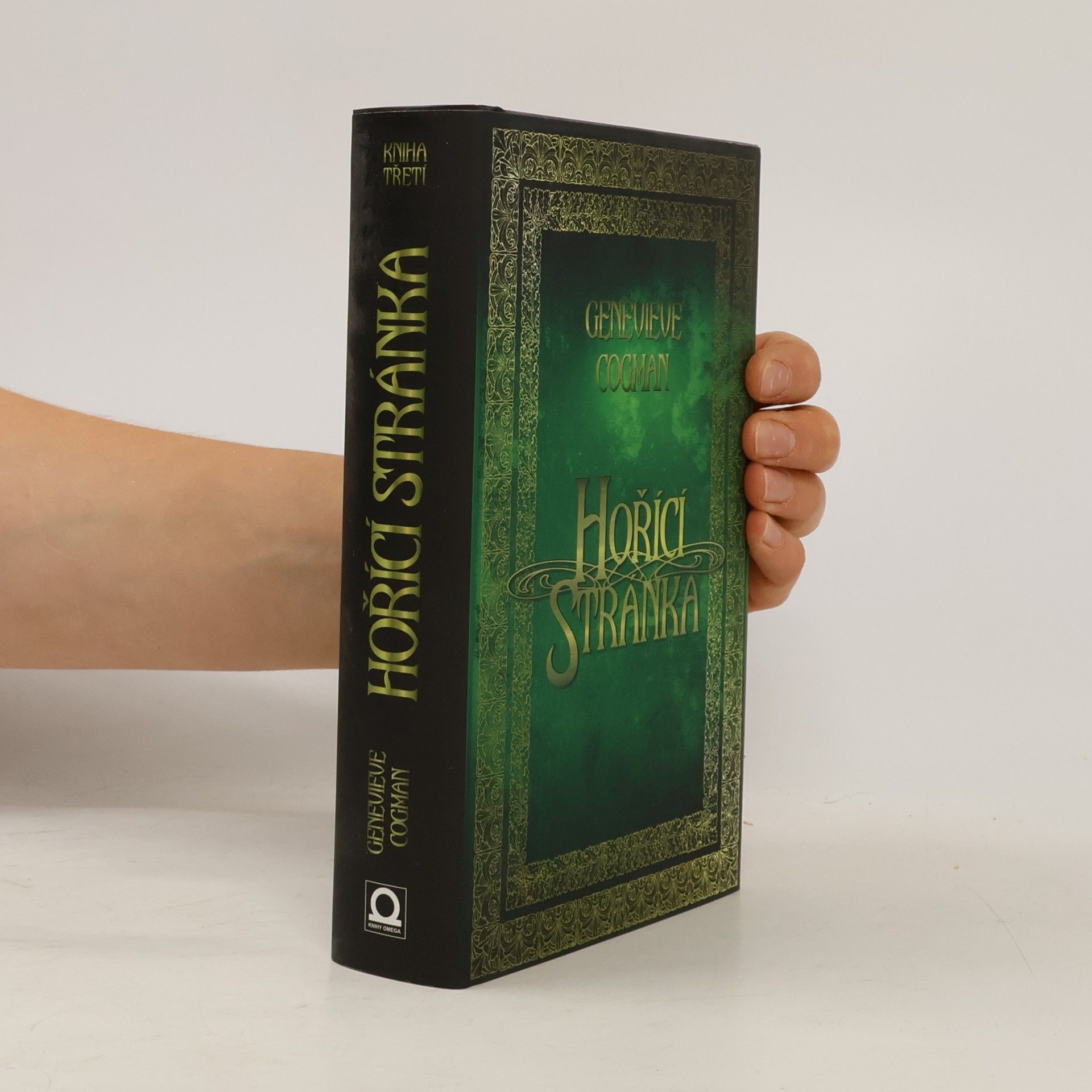 Genevieve Cogman Neviditelná knihovna. Kniha třetí. Hořící stránka