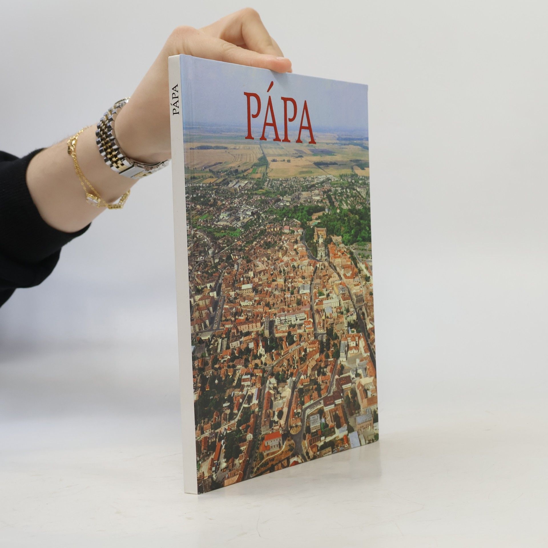 PÁPA