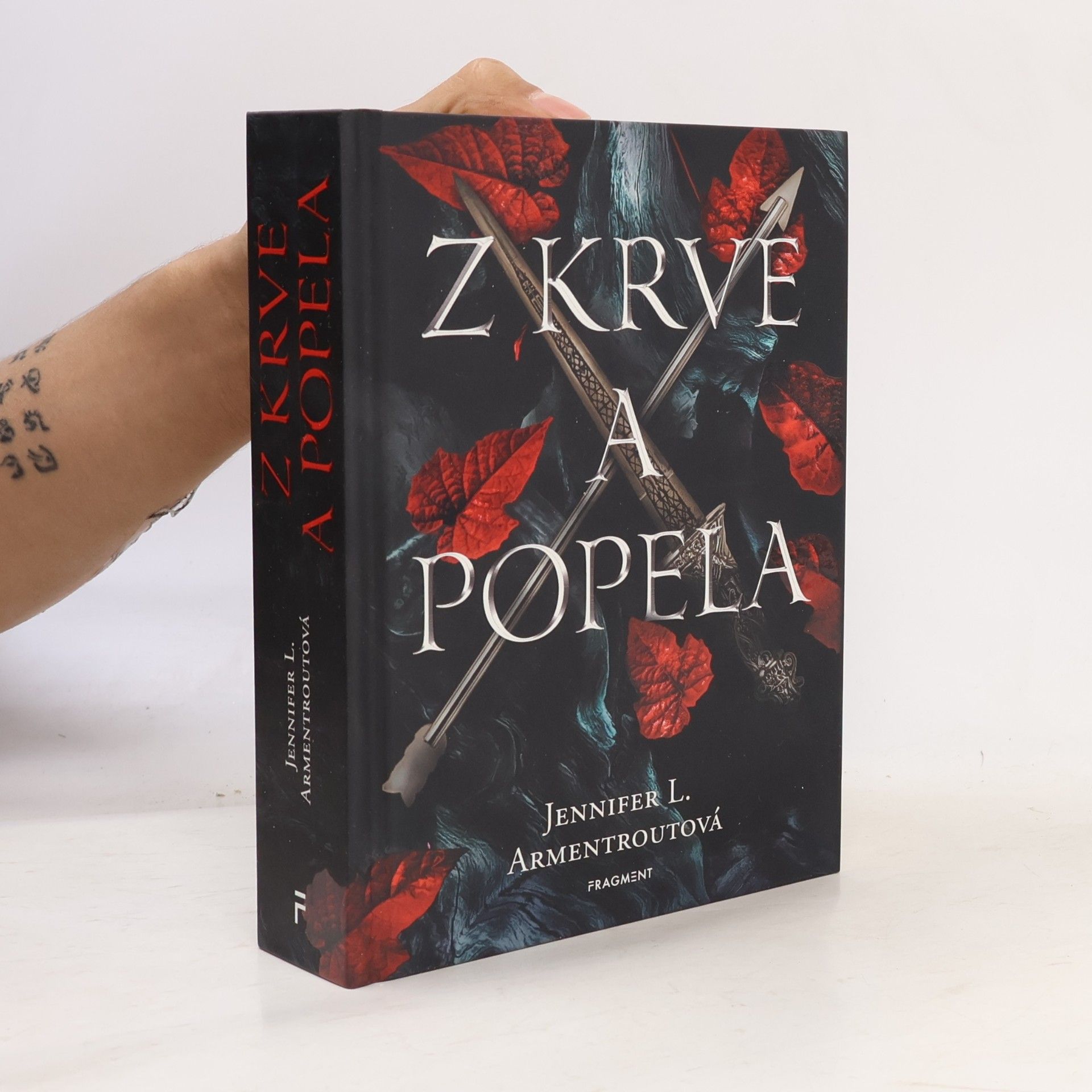 Jennifer L. Armentrout Z krve a popela