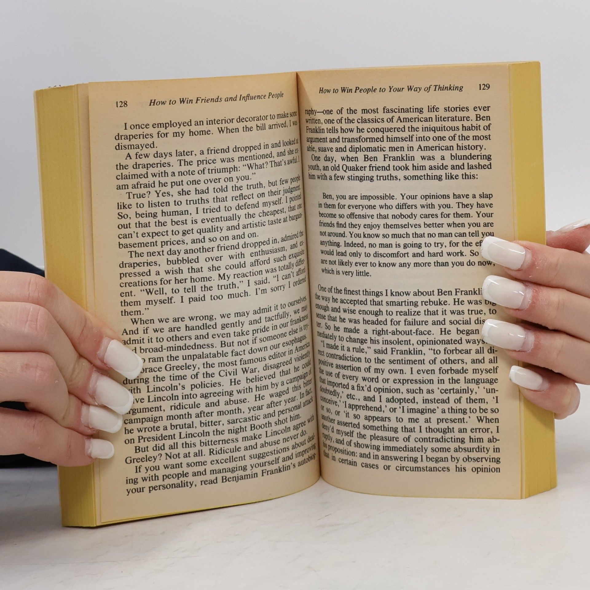 Dale Carnegie How to Win Friends & Influence People - Fully Revised for the 80s