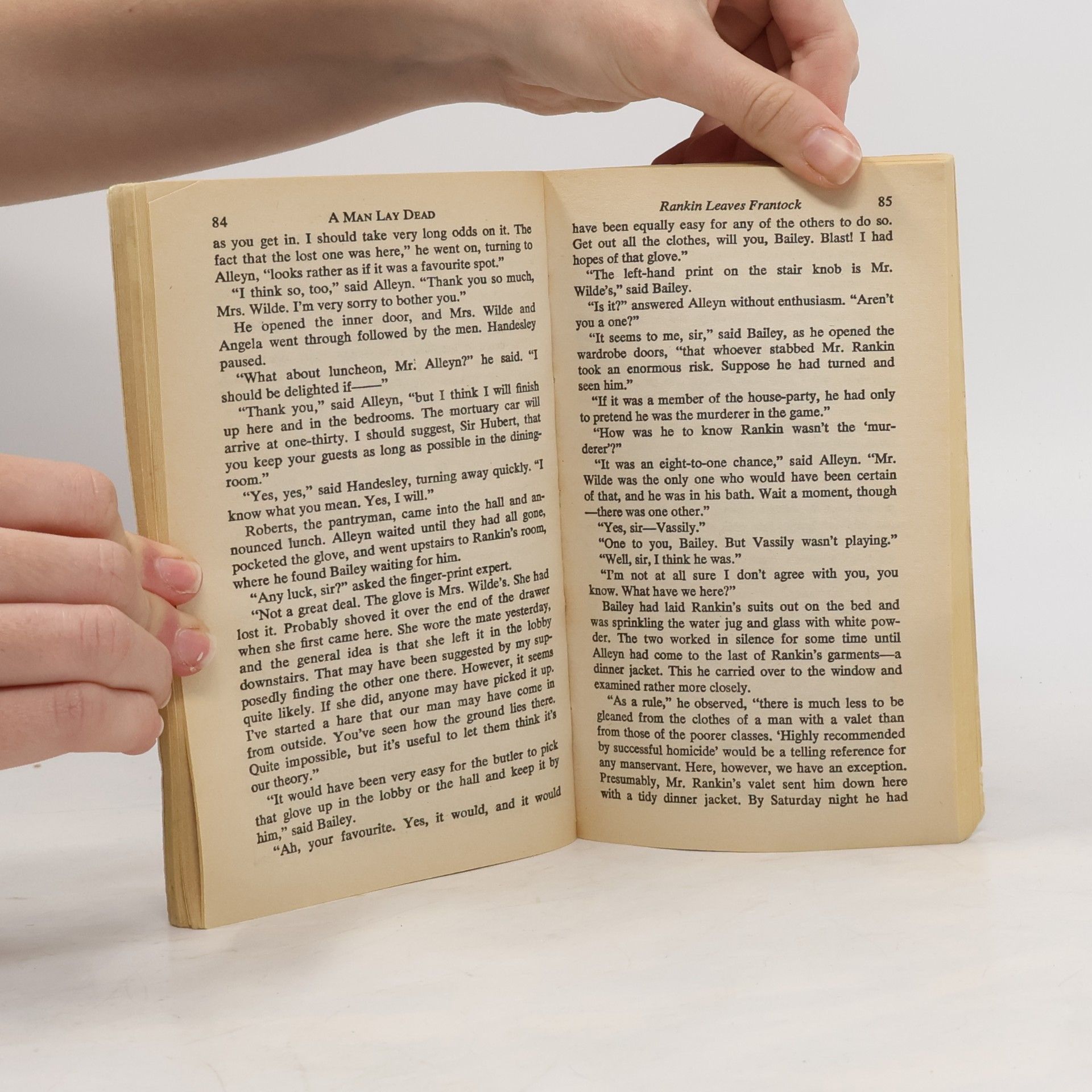 Ngaio Marsh Jove Mystery: A Man Lay Dead