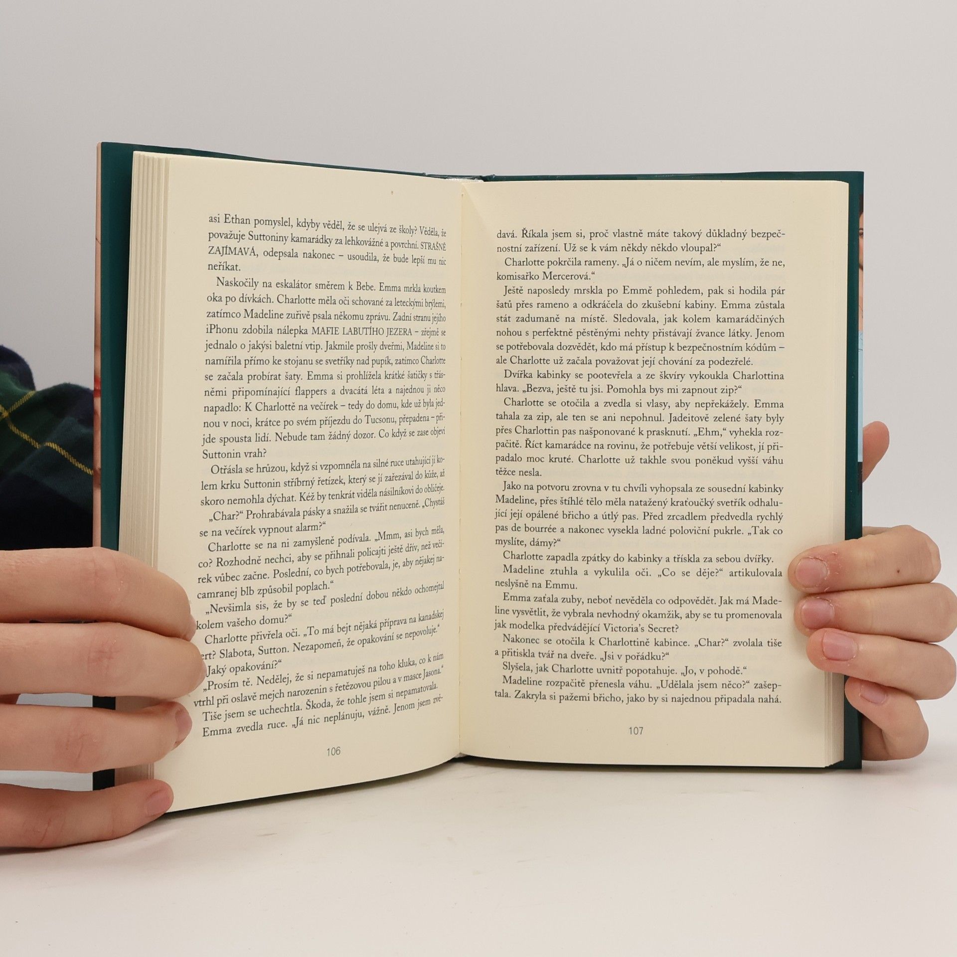 Sara Shepard Hra lží. Na mou duši