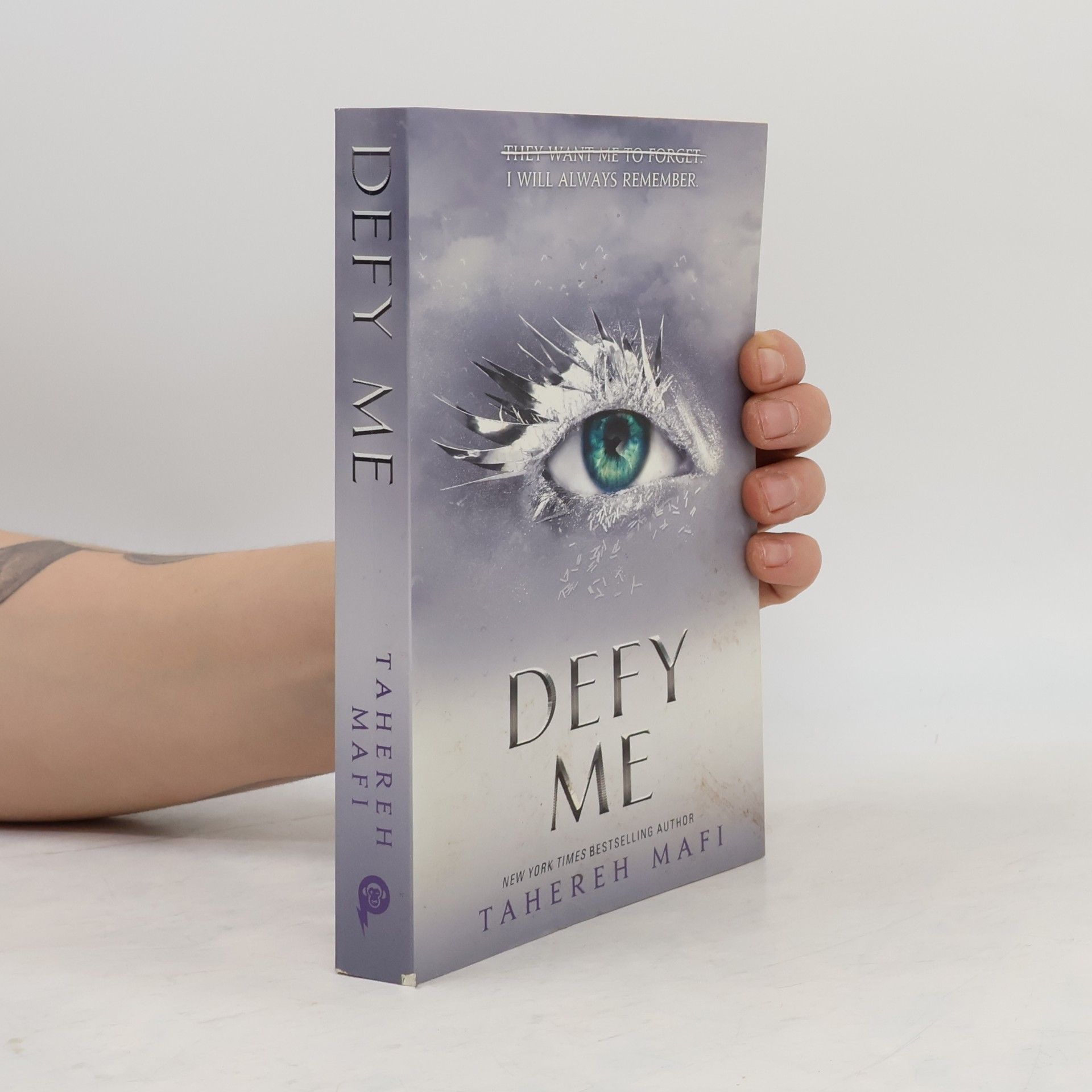 Tahereh Mafi Defy me