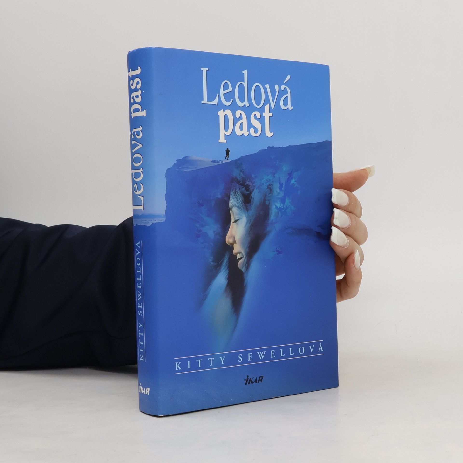 Kitty Sewell Ledová past