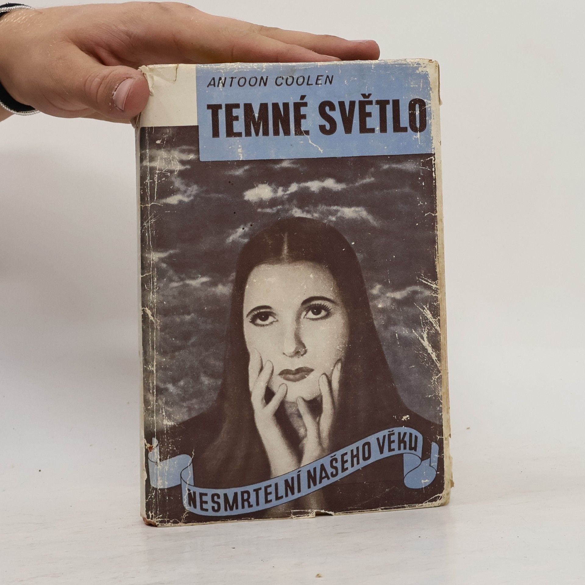 Antoon Coolen Temné světlo