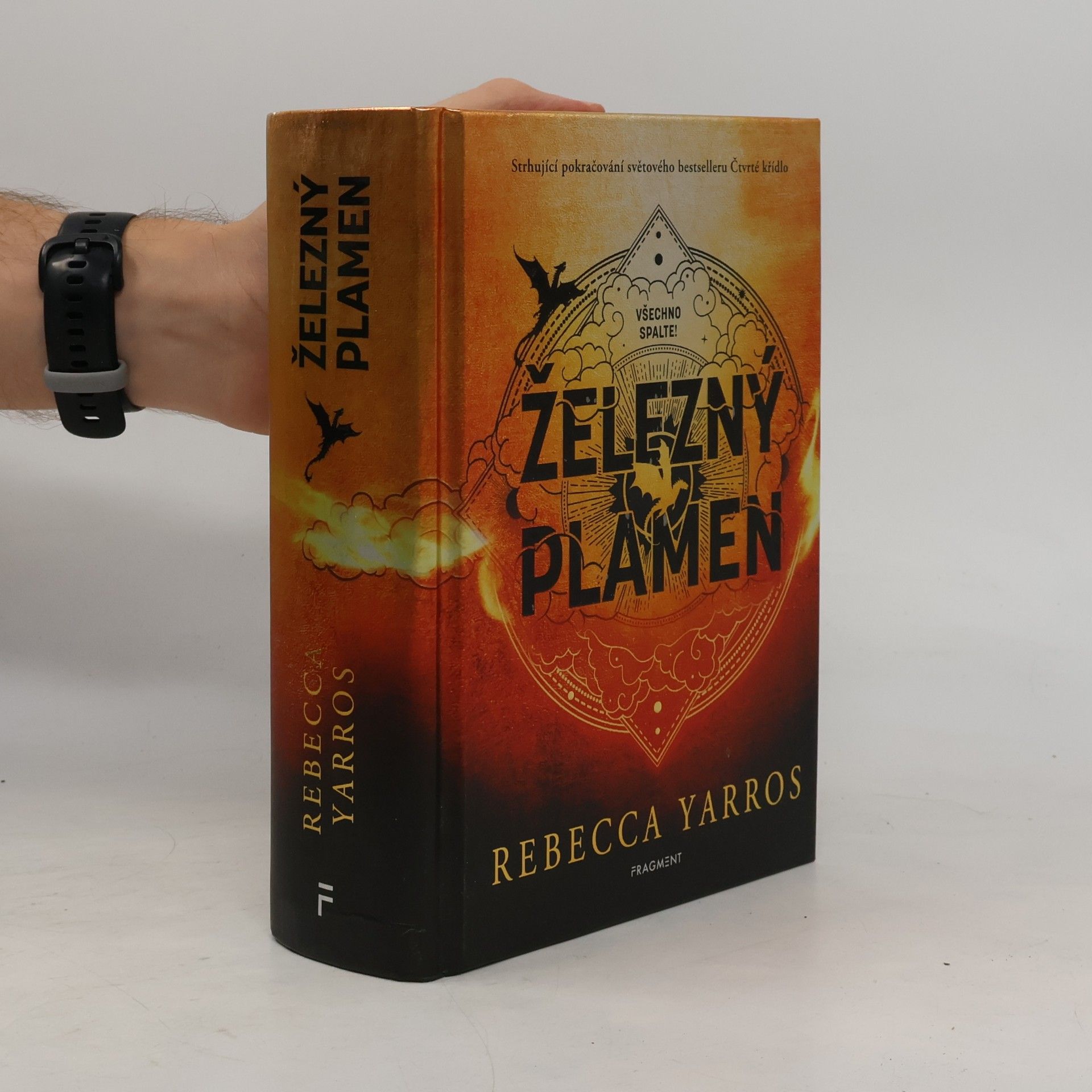 Rebecca Yarros Železný plamen
