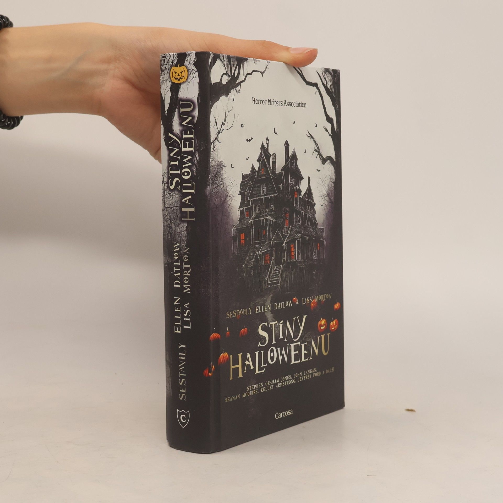 Various authors Stíny Halloweenu