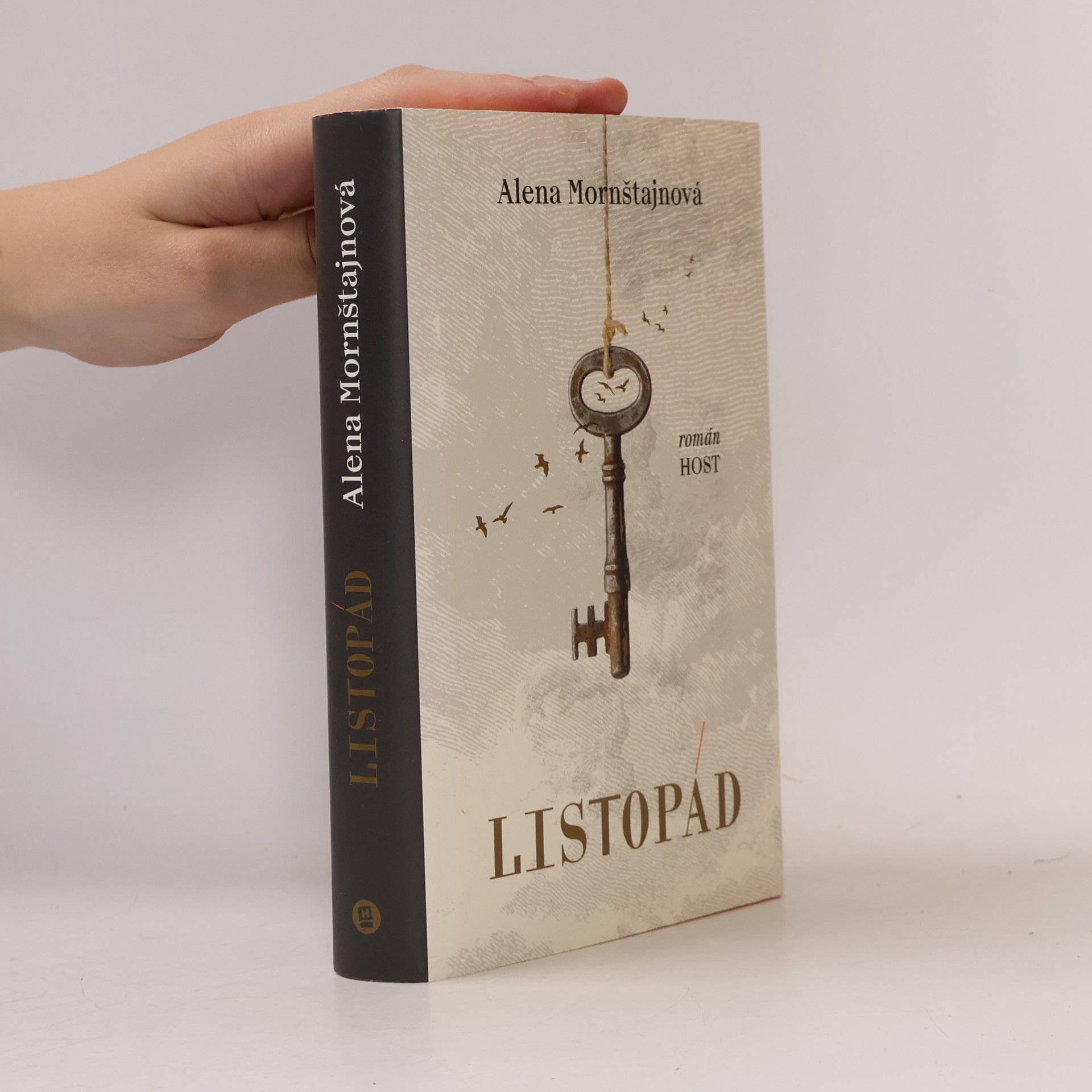Alena Mornštajnová Listopád