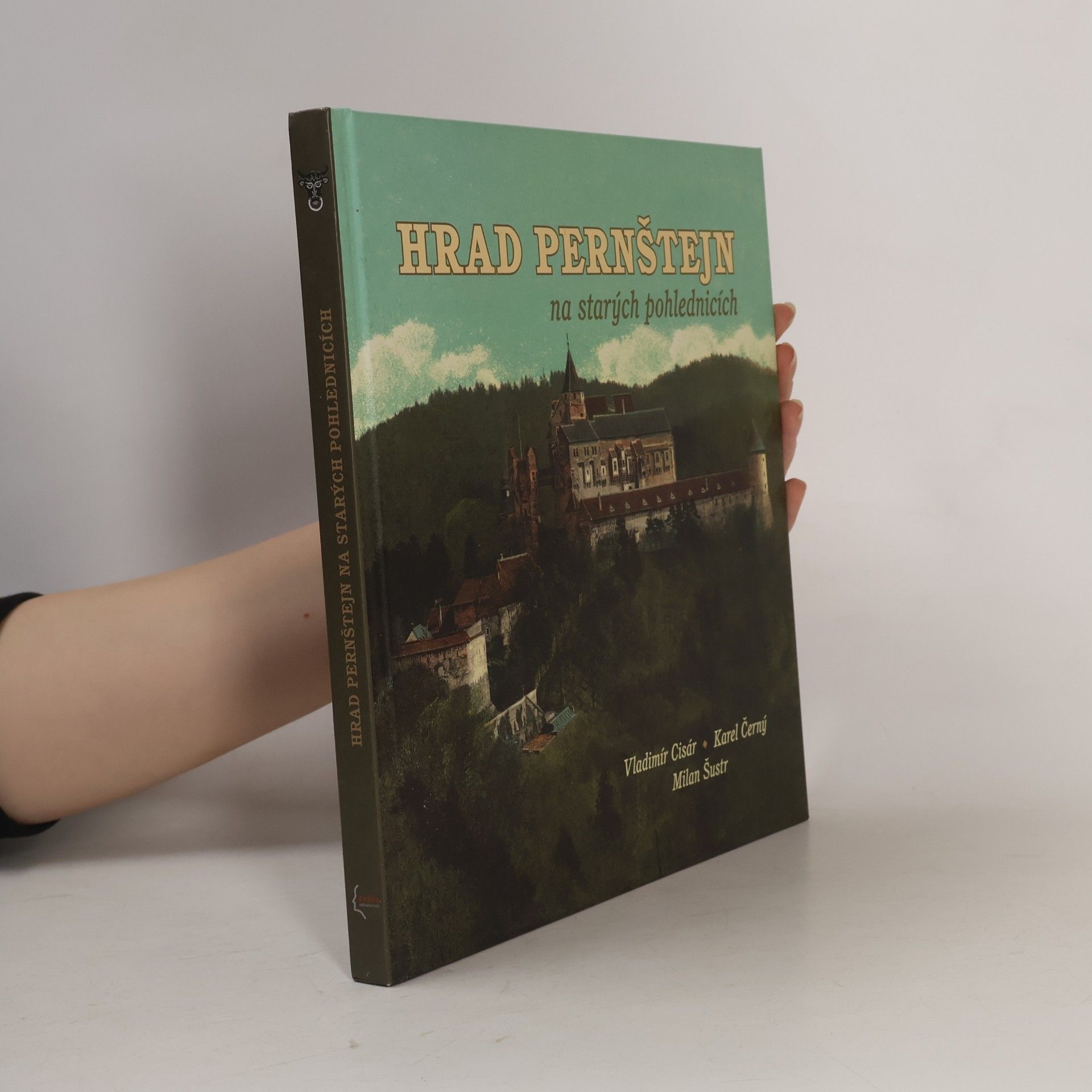Hrad Pernštejn na starých pohlednicích