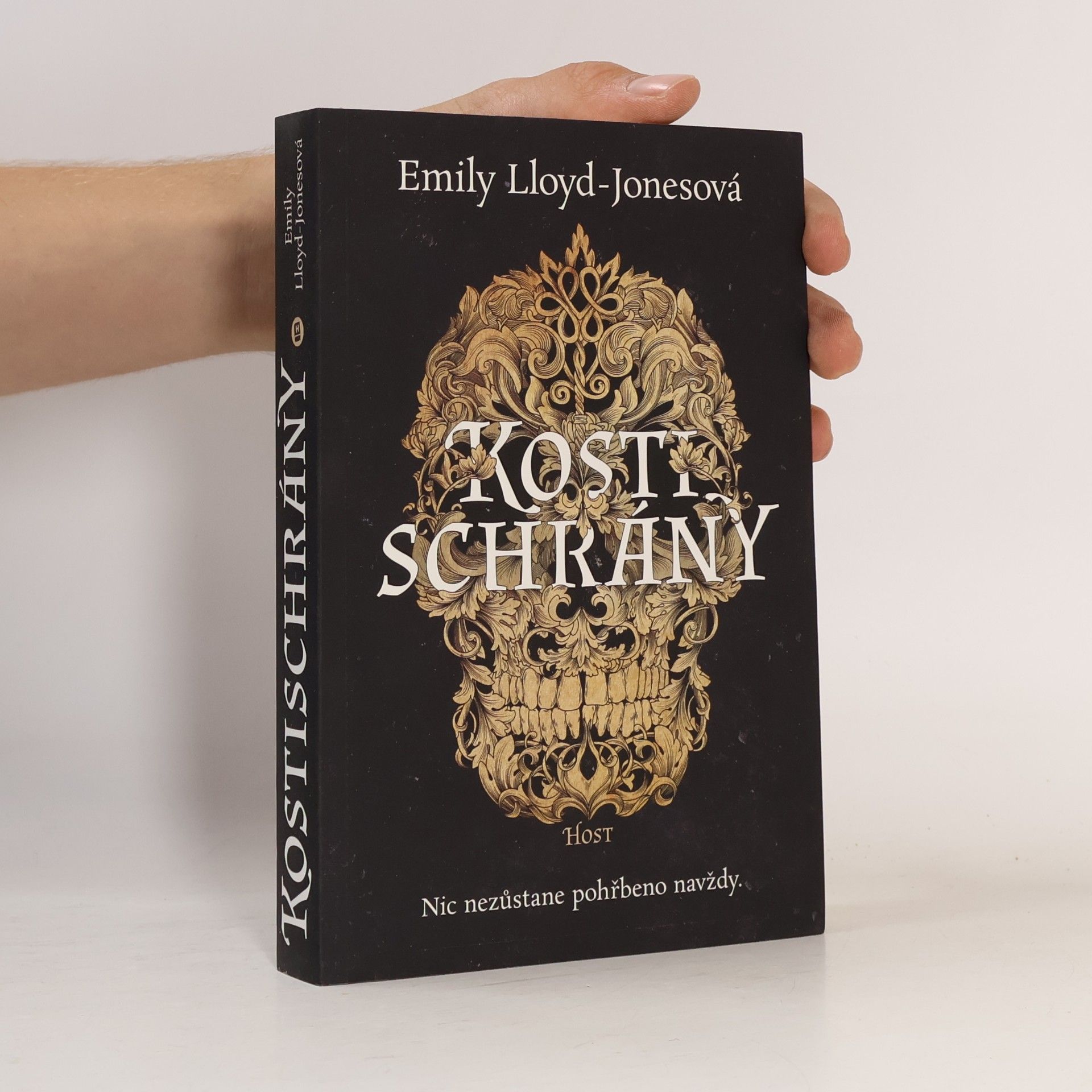 Emily Lloyd-Jones Kostischrány