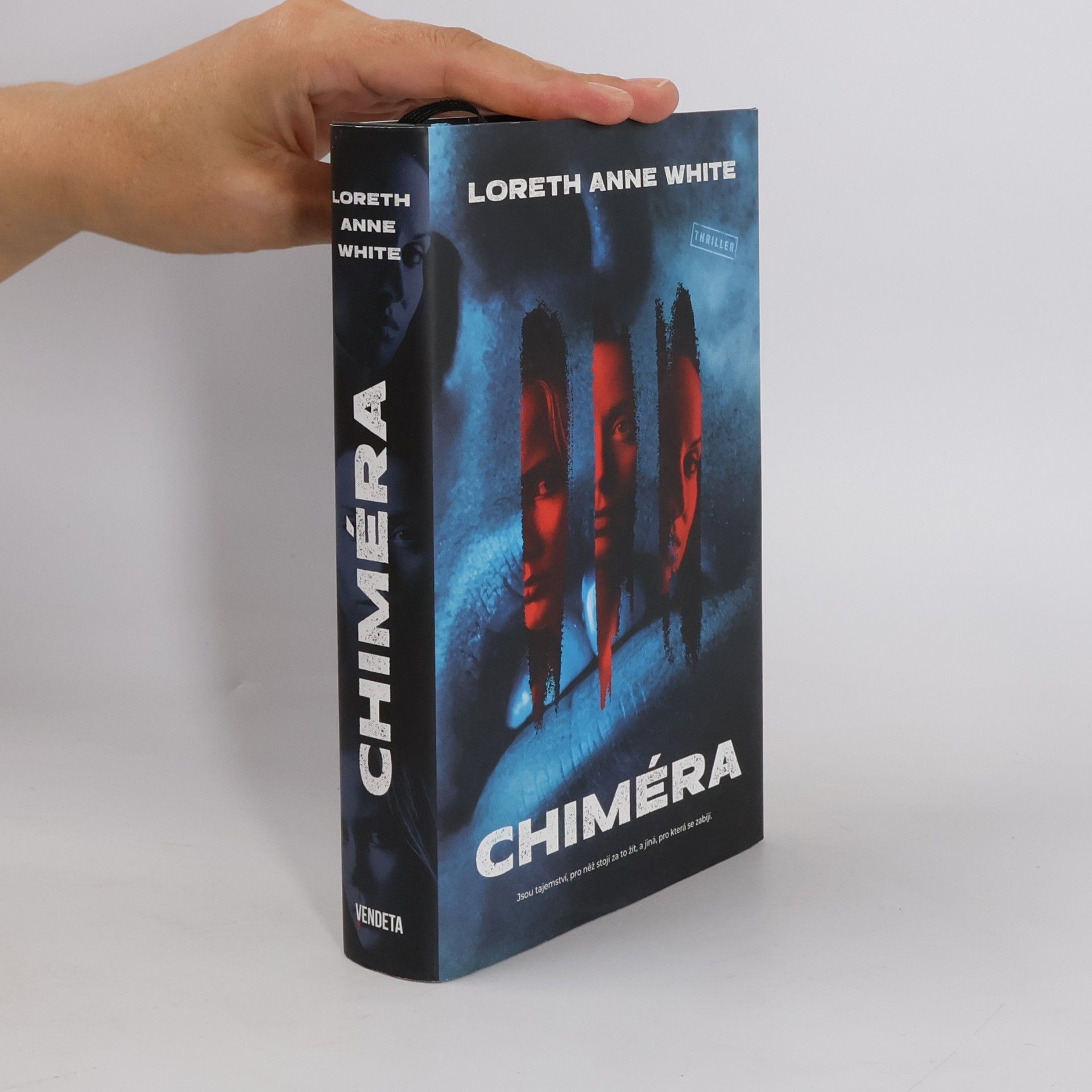 Loreth Anne White Chiméra