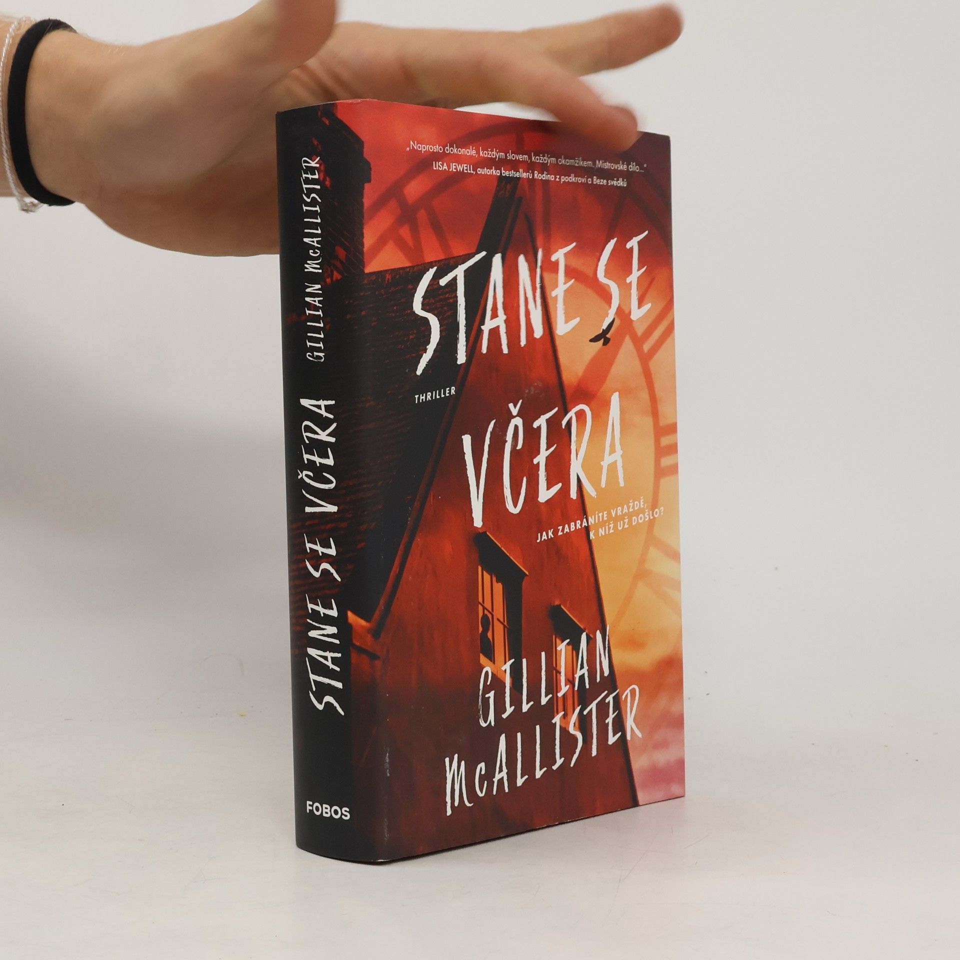 Gillian McAllister Stane se včera