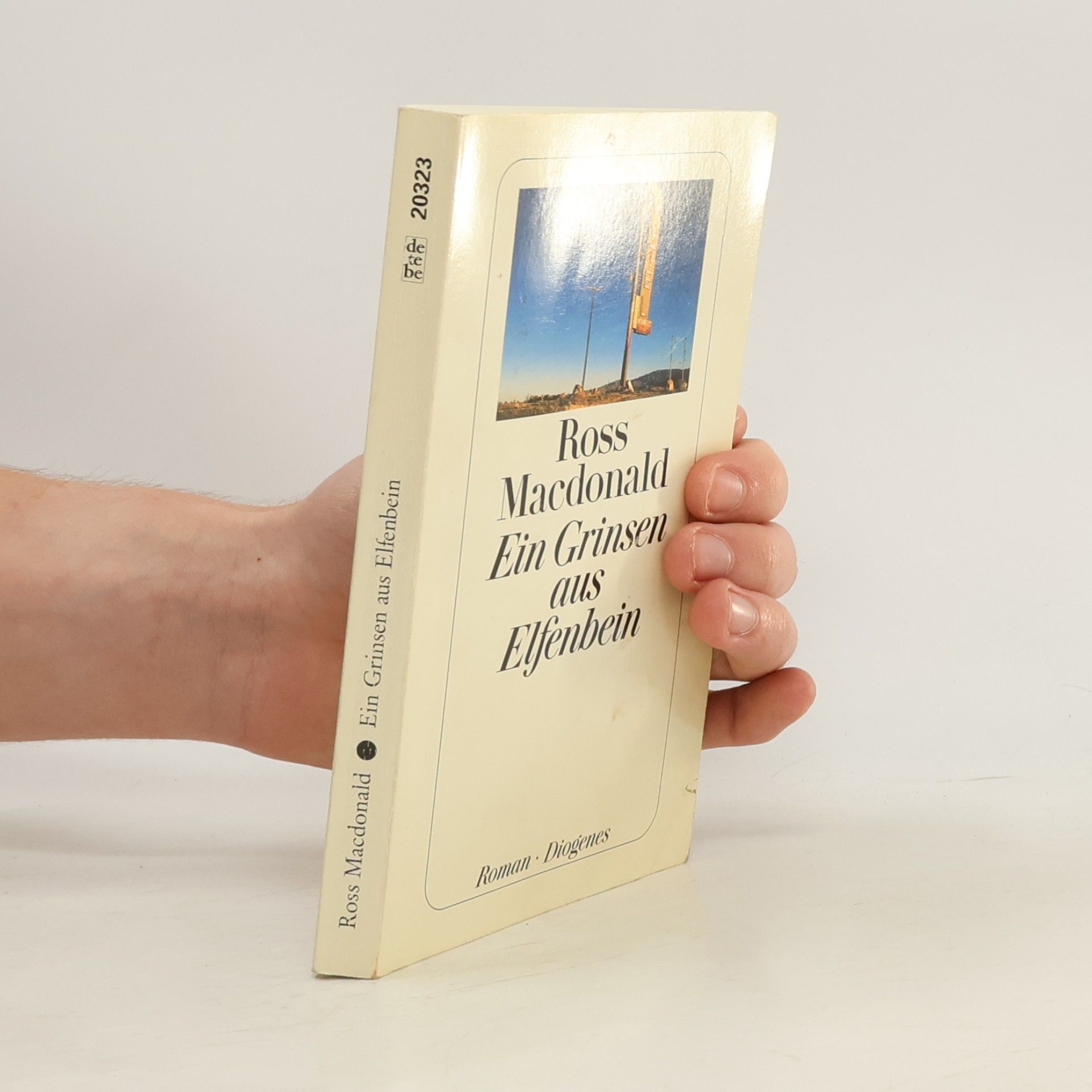 Ross Macdonald Ein Grinsen aus Elfenbein