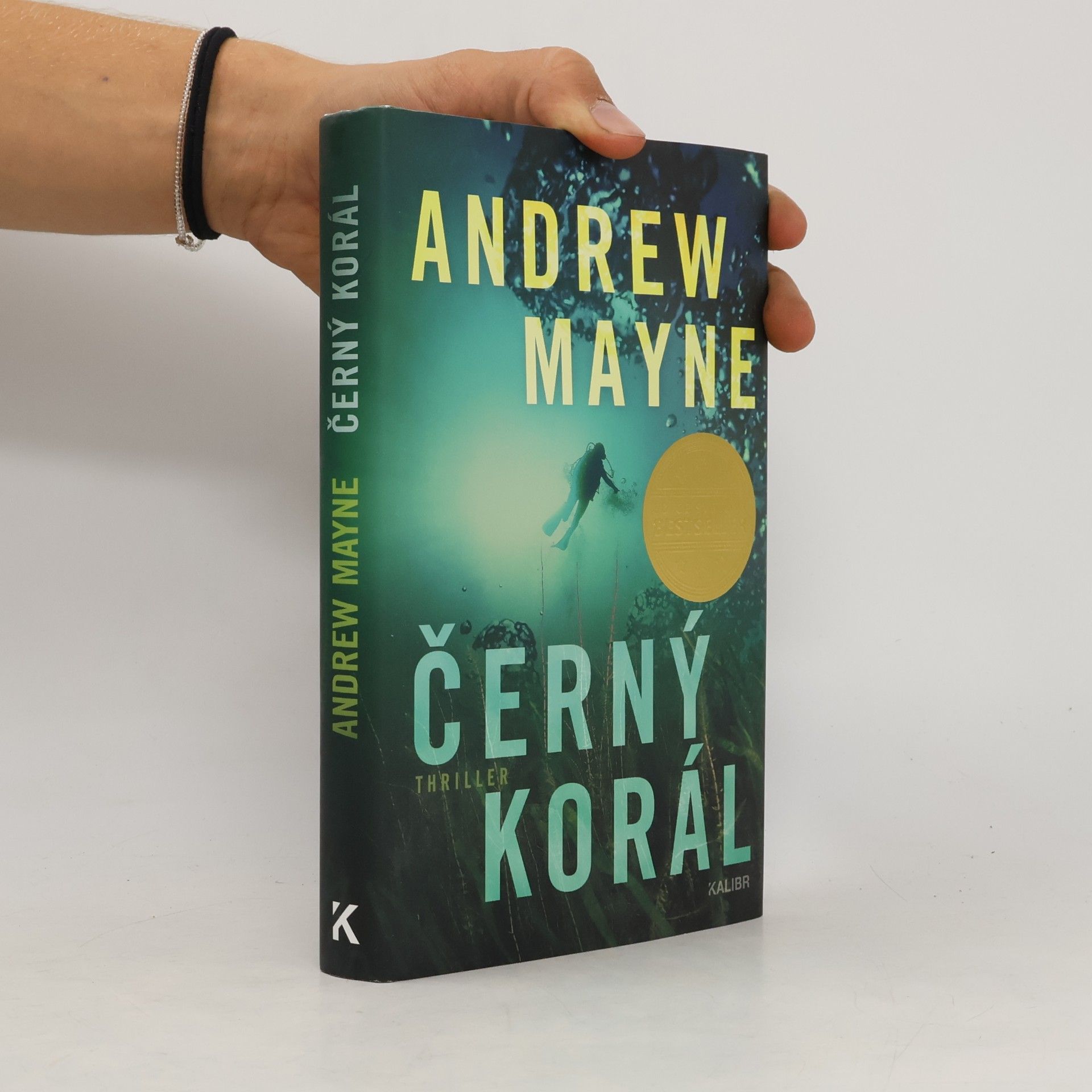 Andrew Mayne Černý korál