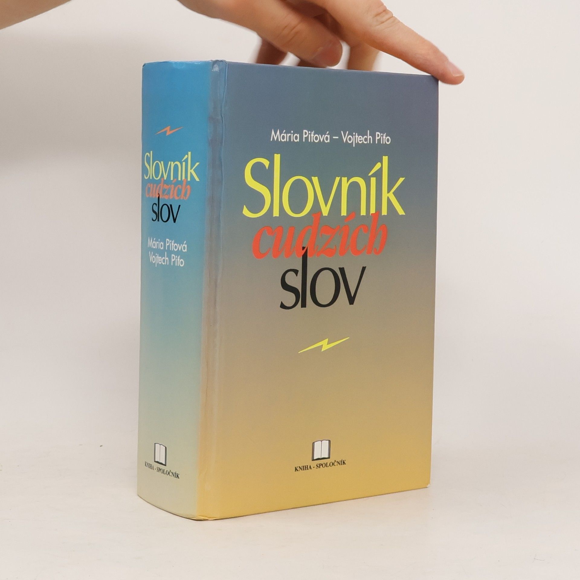 Mária Piťová Slovník cudzích slov