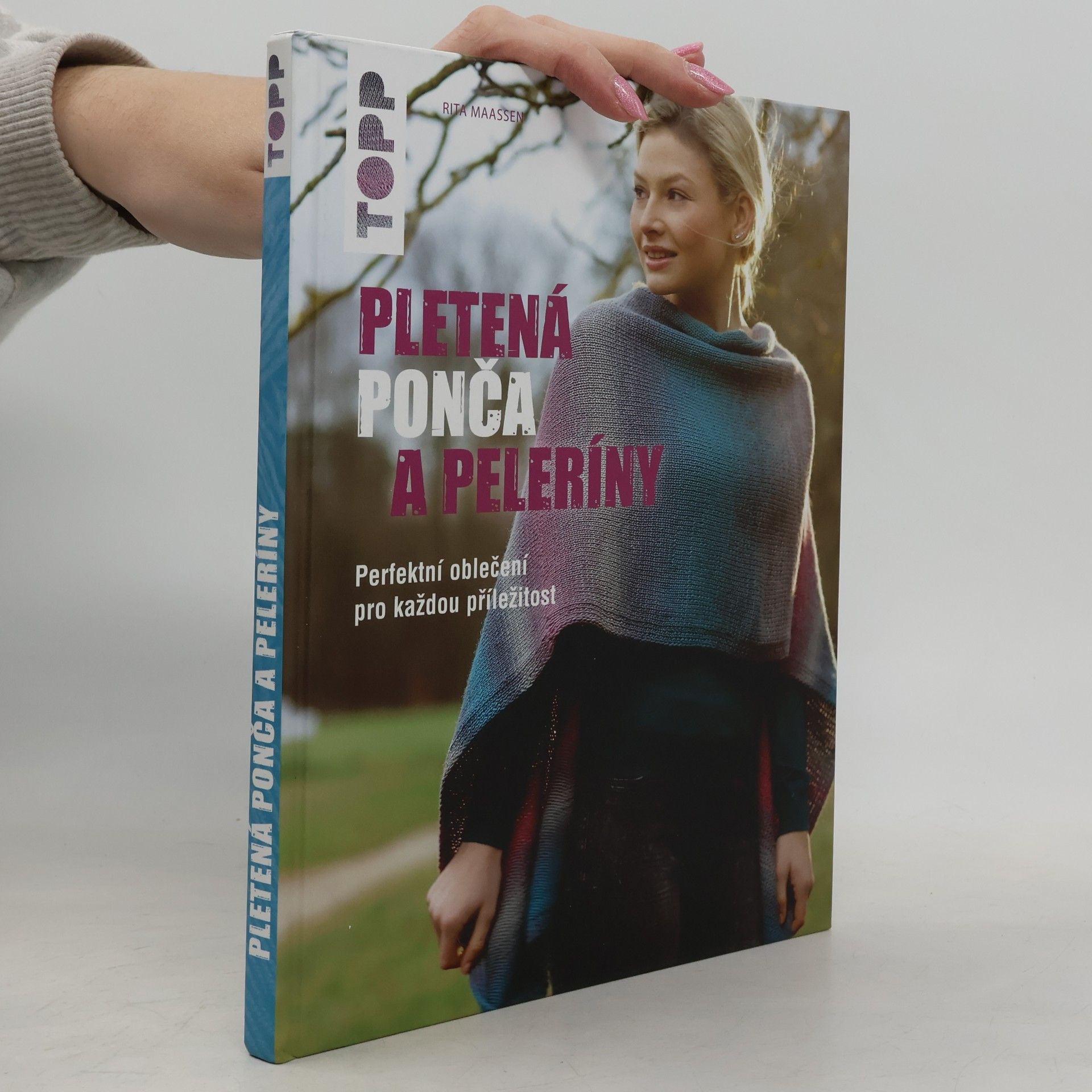 Autorenkollektiv TOPP Pletená ponča a peleríny