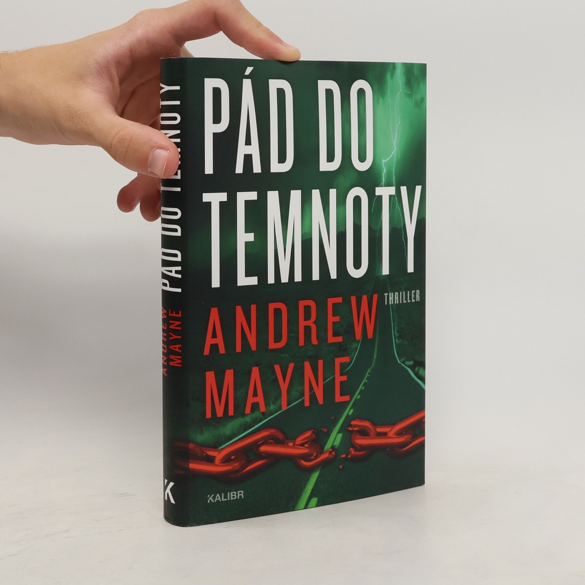 Andrew Mayne Pád do temnoty