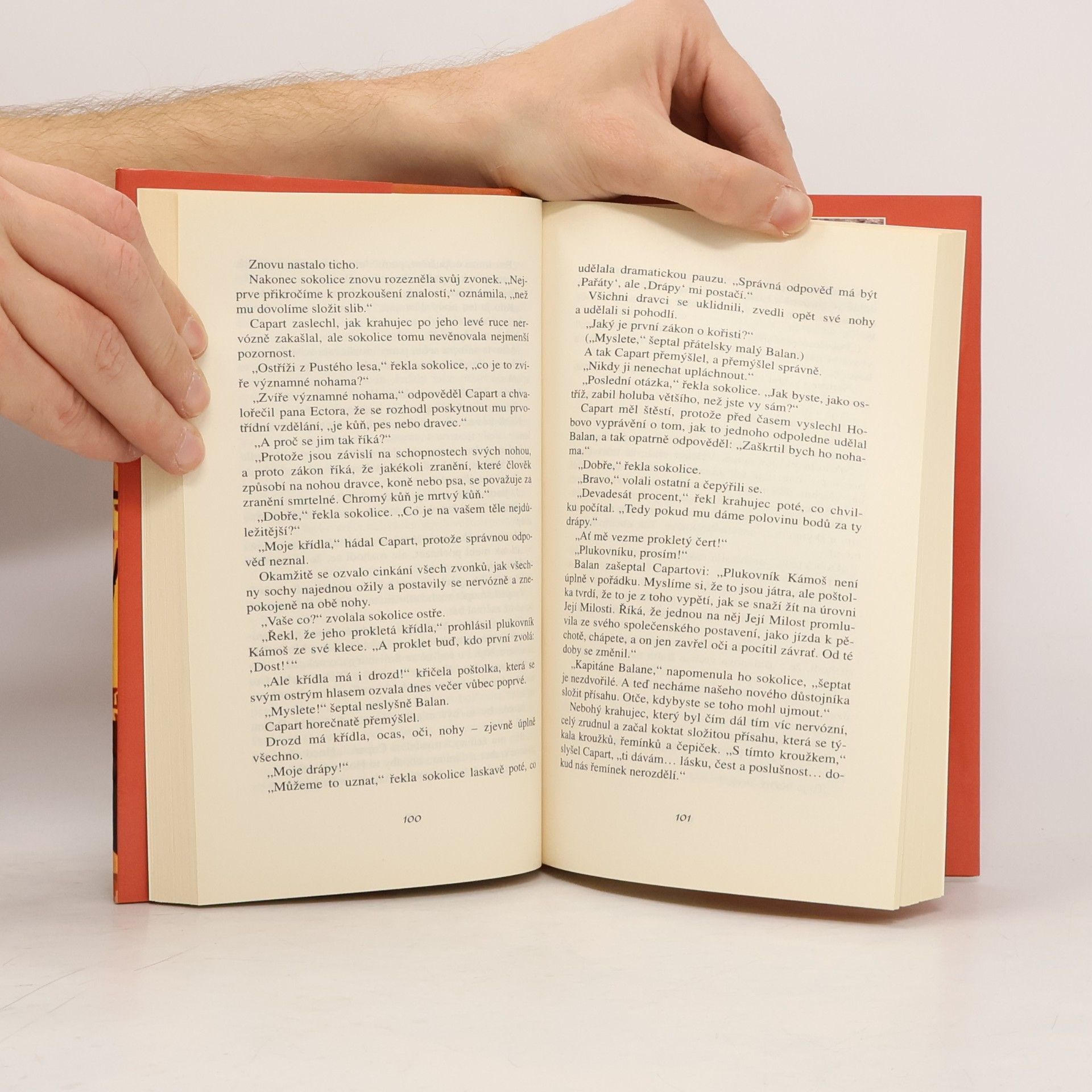 T. H. White Král bývalý a král budoucí. Meč v kameni