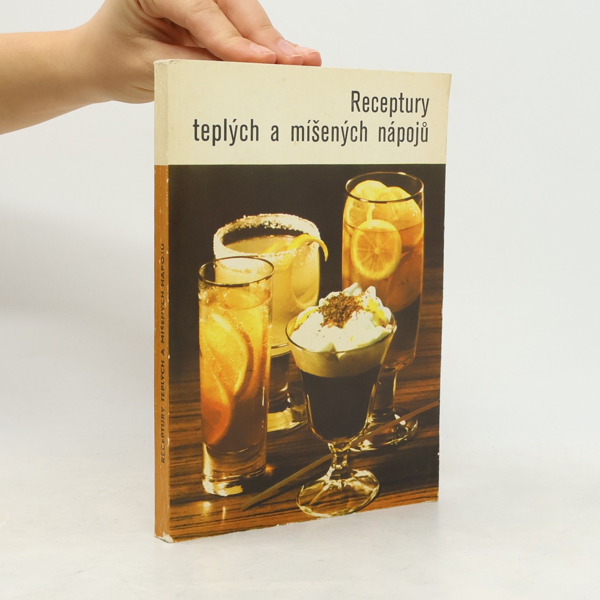 Receptury teplých a míšených nápojů