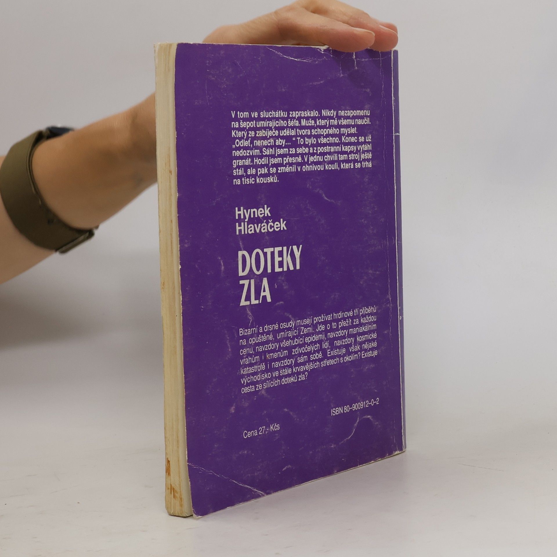 Hynek Hlaváček Doteky zla : Science fiction