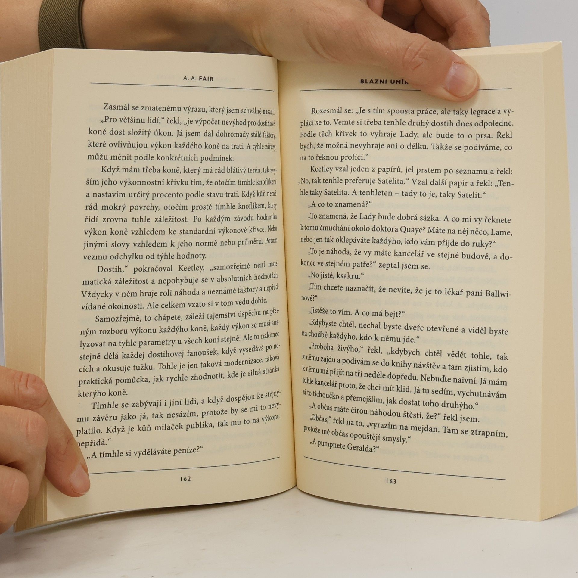 Erle Stanley Gardner Blázni umírají v pátek