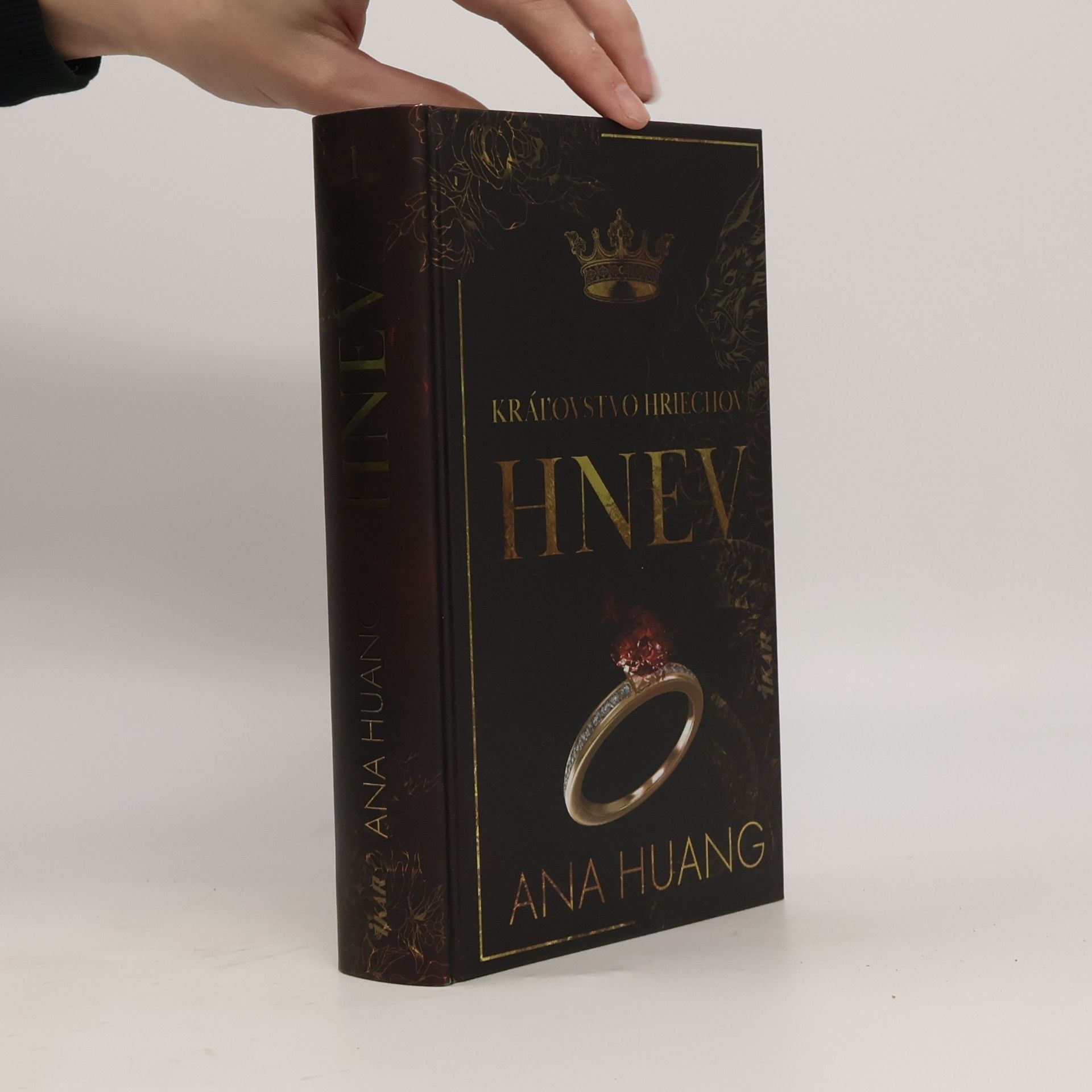 Ana Huang Hnev