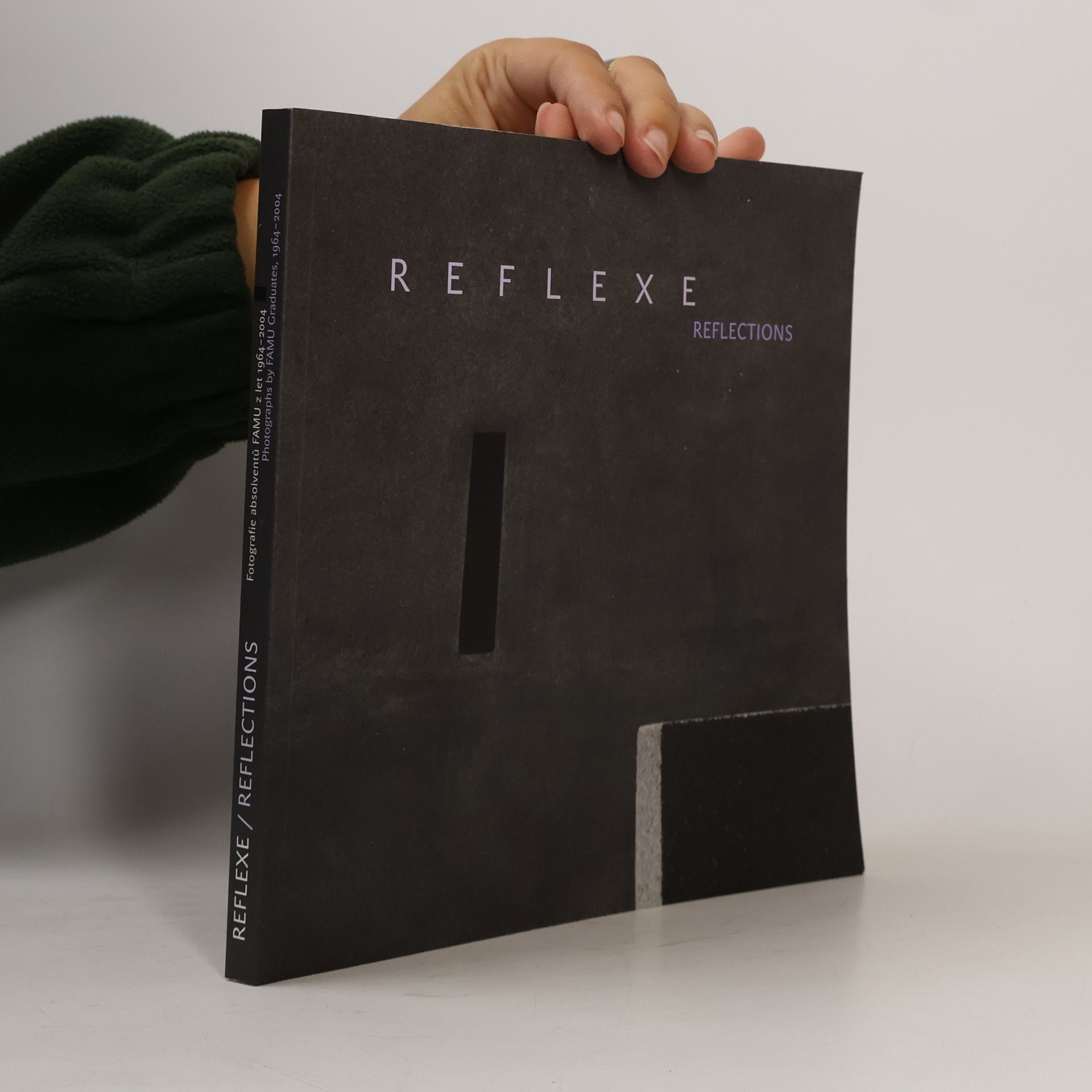 Autorenkollektiv Reflexe : fotografie absolventů FAMU 1964-2004/ Reflections : photographs by FAMU graduates 1964-2004
