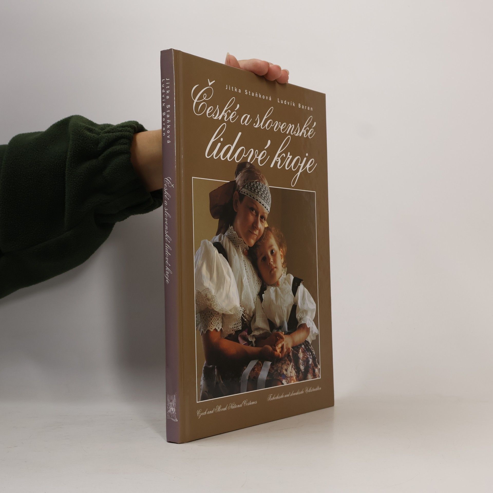Ludvík Baran České a slovenské lidové kroje