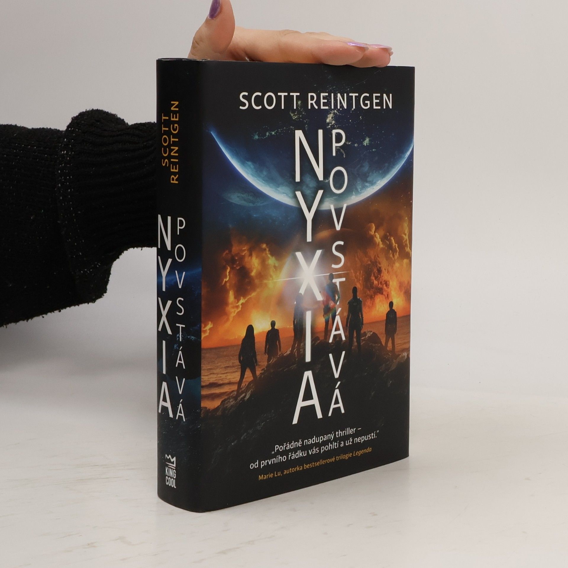 Scott Reintgen Nyxia povstává