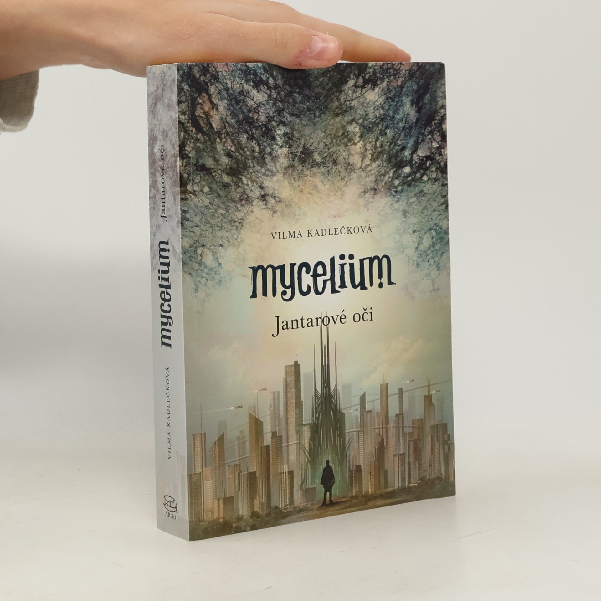 Vilma Kadlečková Mycelium. Jantarové oči