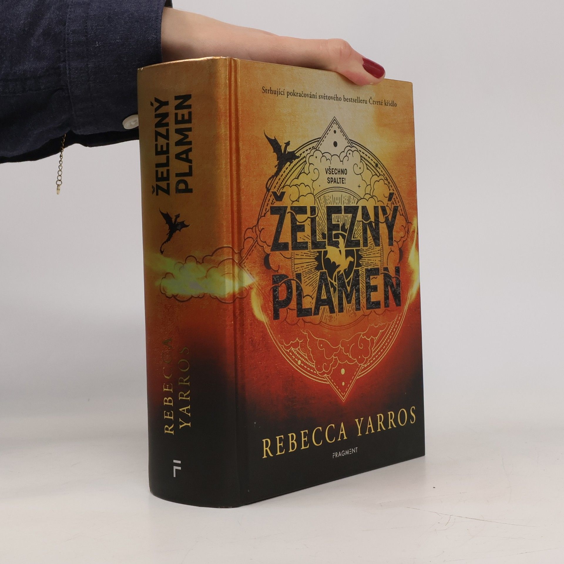 Rebecca Yarros Železný plamen