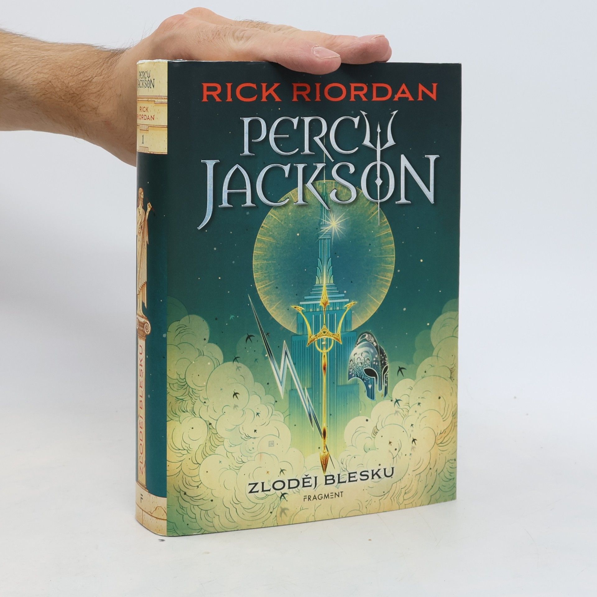 Rick Riordan Percy Jackson. Zloděj blesku