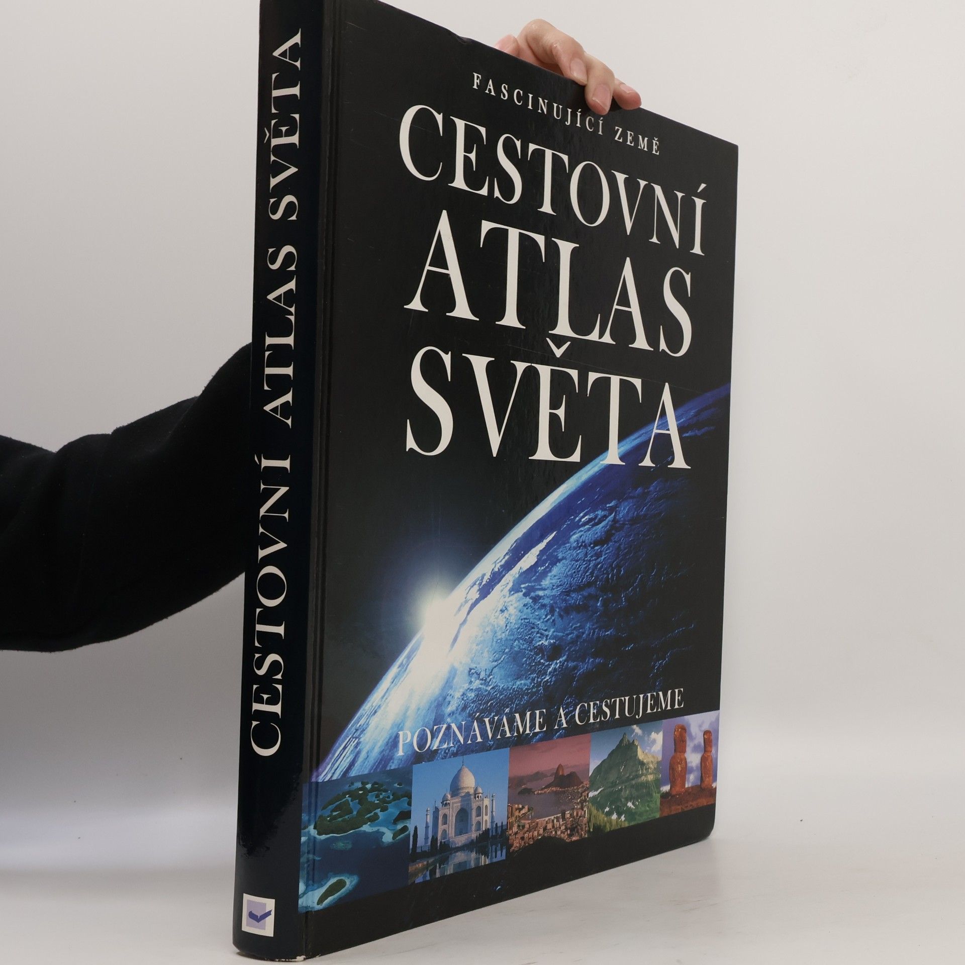 kolektiv Cestovní atlas světa poznáváme a cestujeme