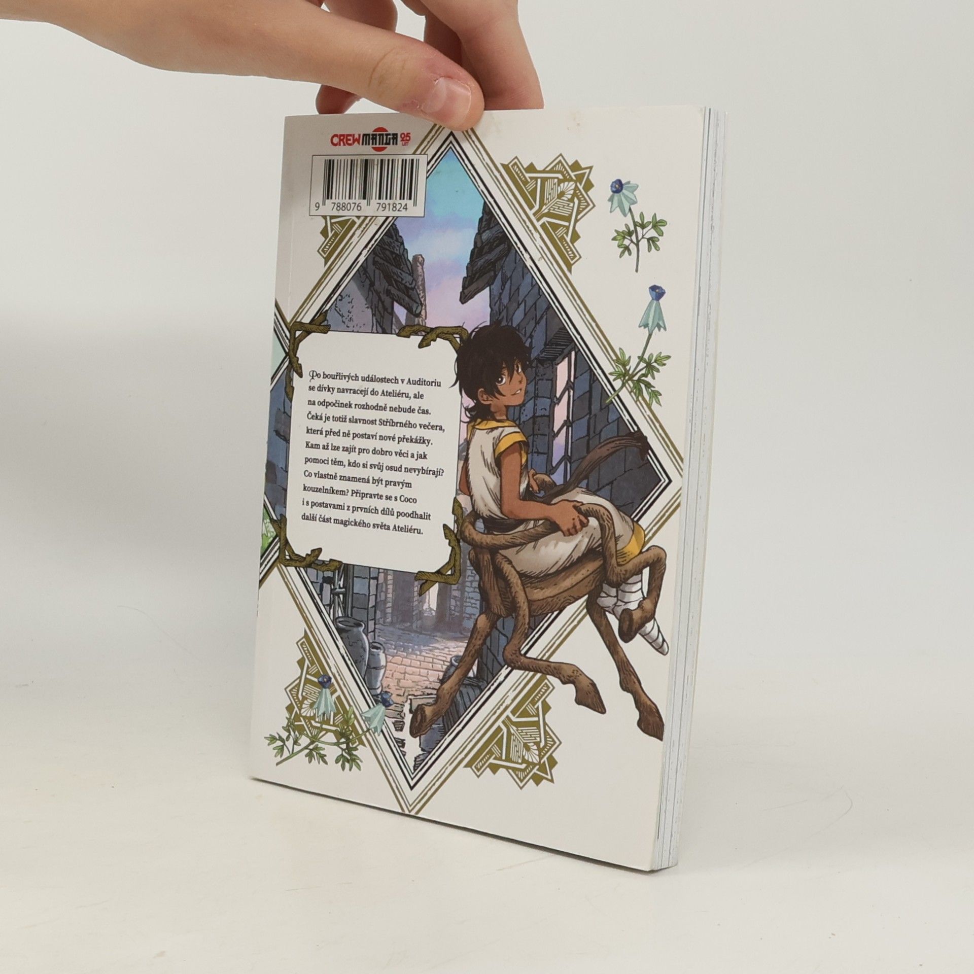 Kamome Shirahama Ateliér špičatých klobouků 8